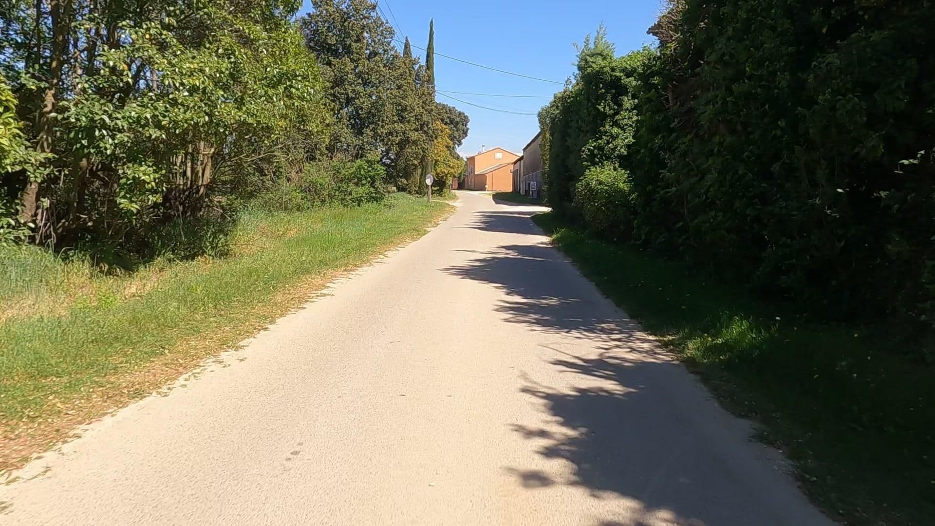 Street view near Quinsonne, Monteux — © SIG_2-SORGUESDUCOMTAT (CC BY-SA · Mapillary)