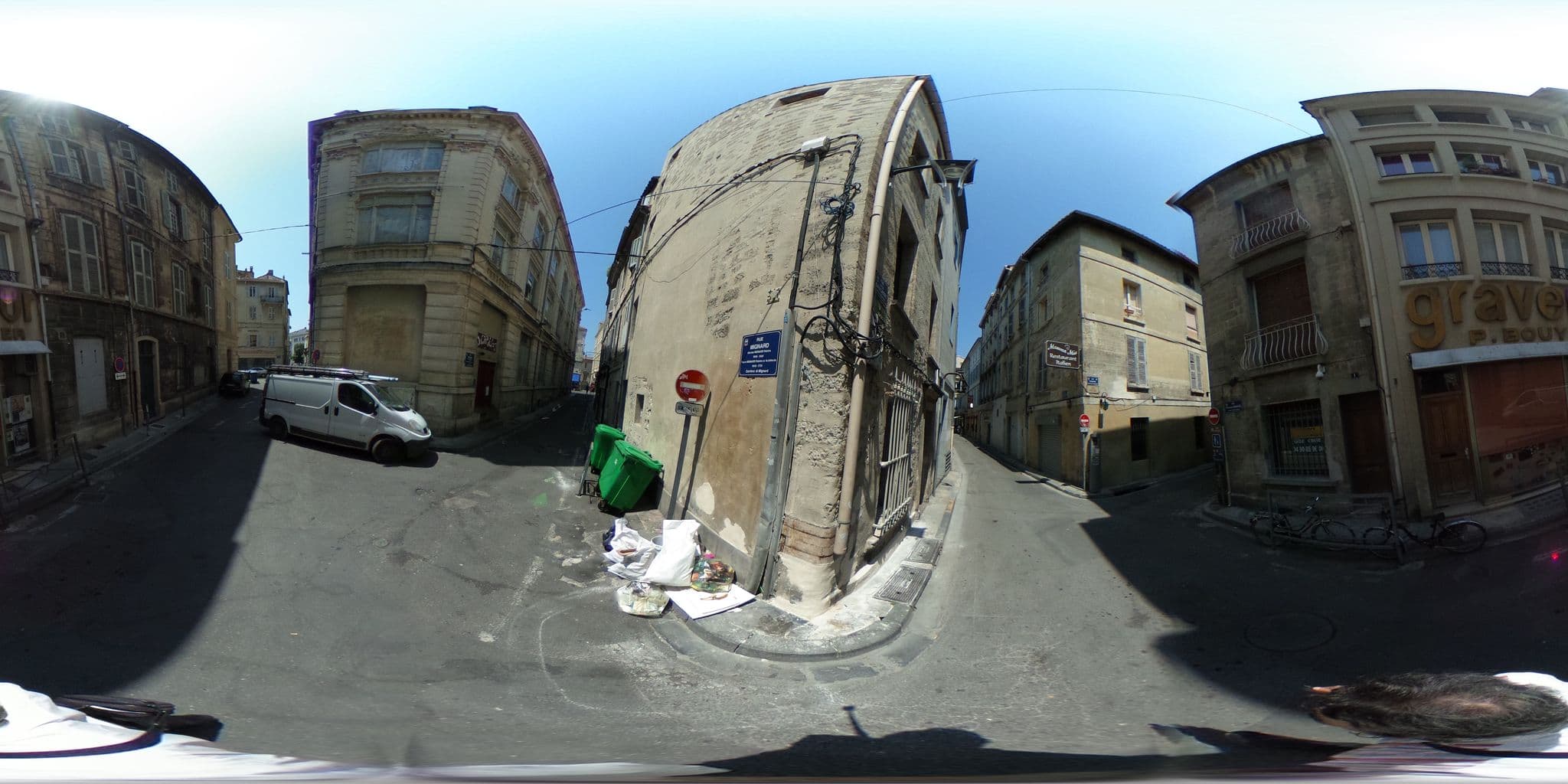 Street view near Pop' Hostel, Avignon — © zimmy (CC BY-SA · Mapillary)