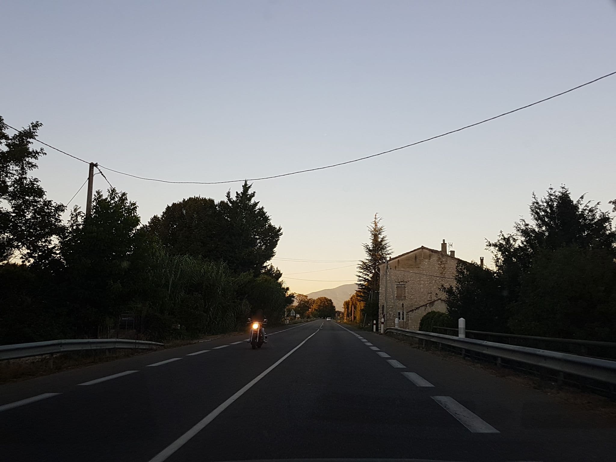 Street view near Gites De Mr Fabre, Velleron — © axelf8409 (CC BY-SA · Mapillary)