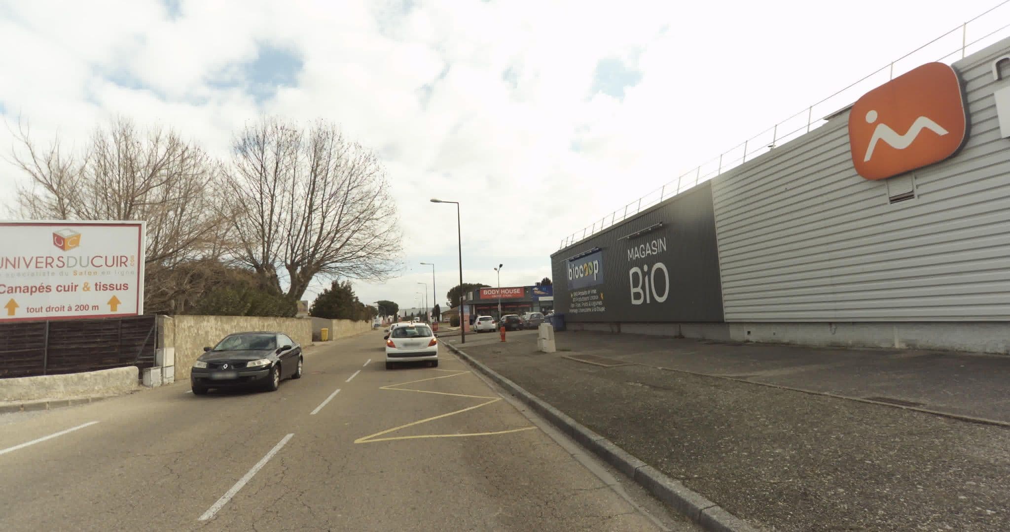 Street view near L'Echo de France, Montfavet — © sogefi (CC BY-SA · Mapillary)