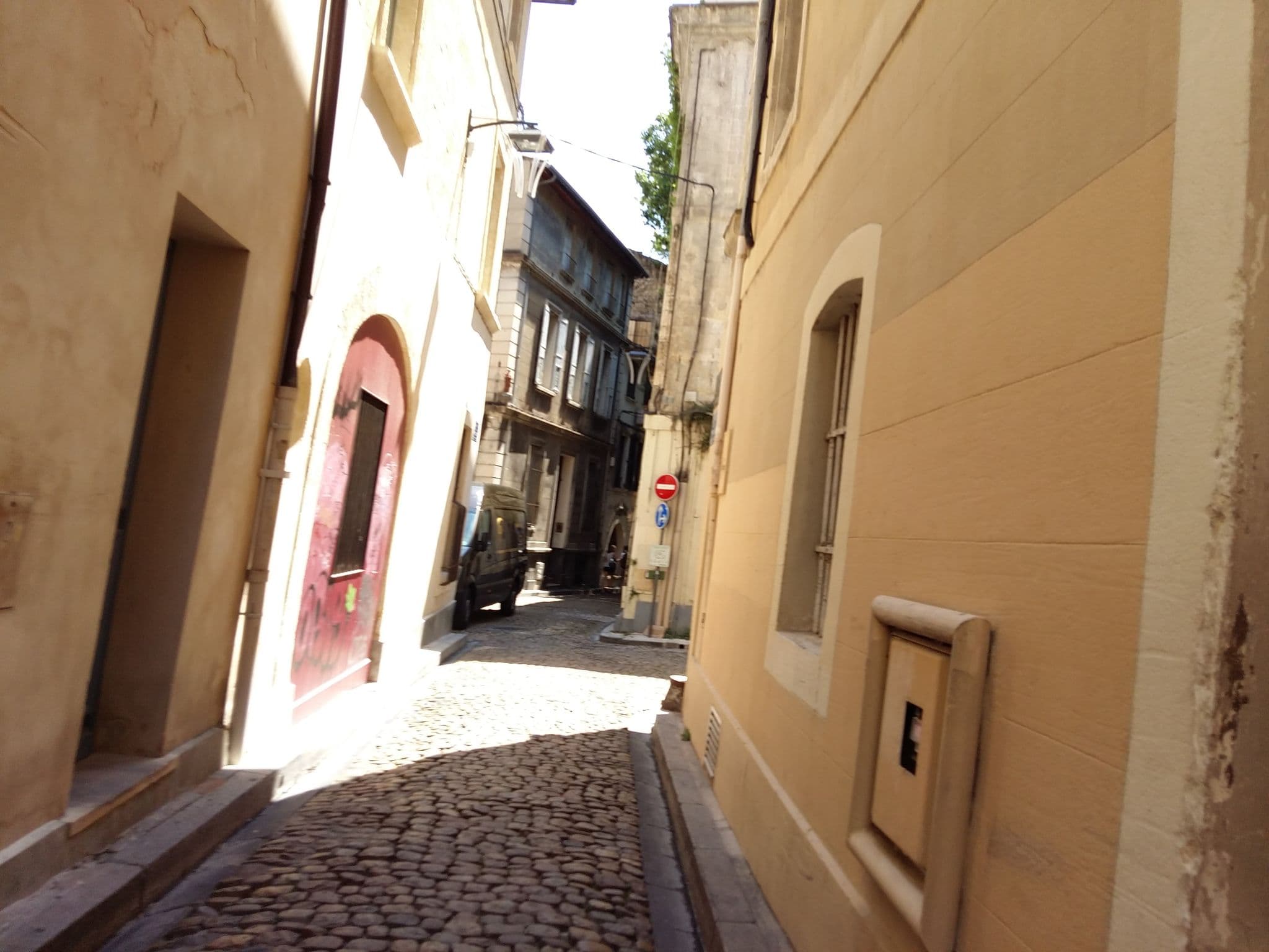 Street view near Welkeys, Avignon — © zimmy (CC BY-SA · Mapillary)