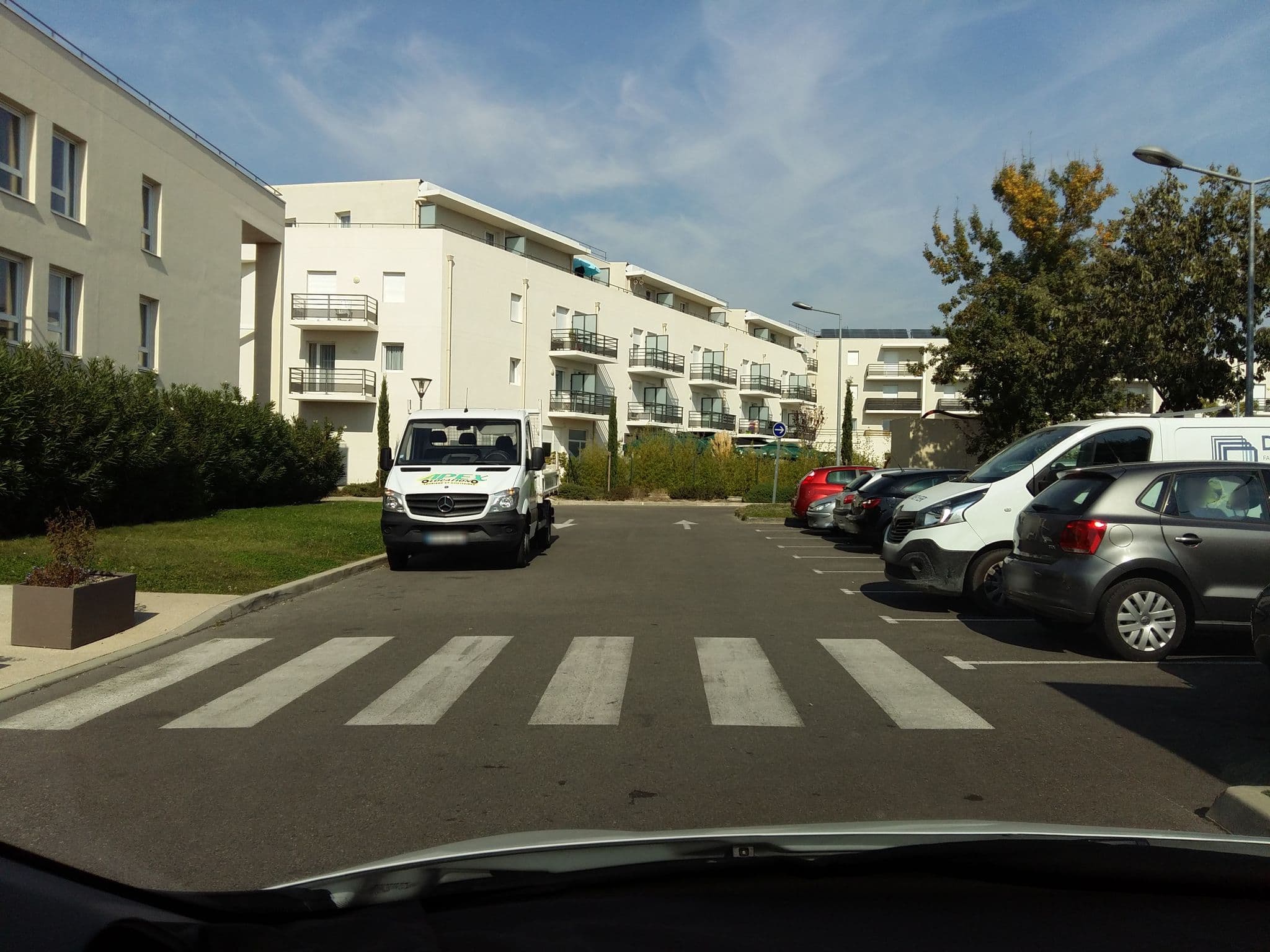 Street view near KOSY Appart'Hôtels, Montfavet — © zimmy (CC BY-SA · Mapillary)