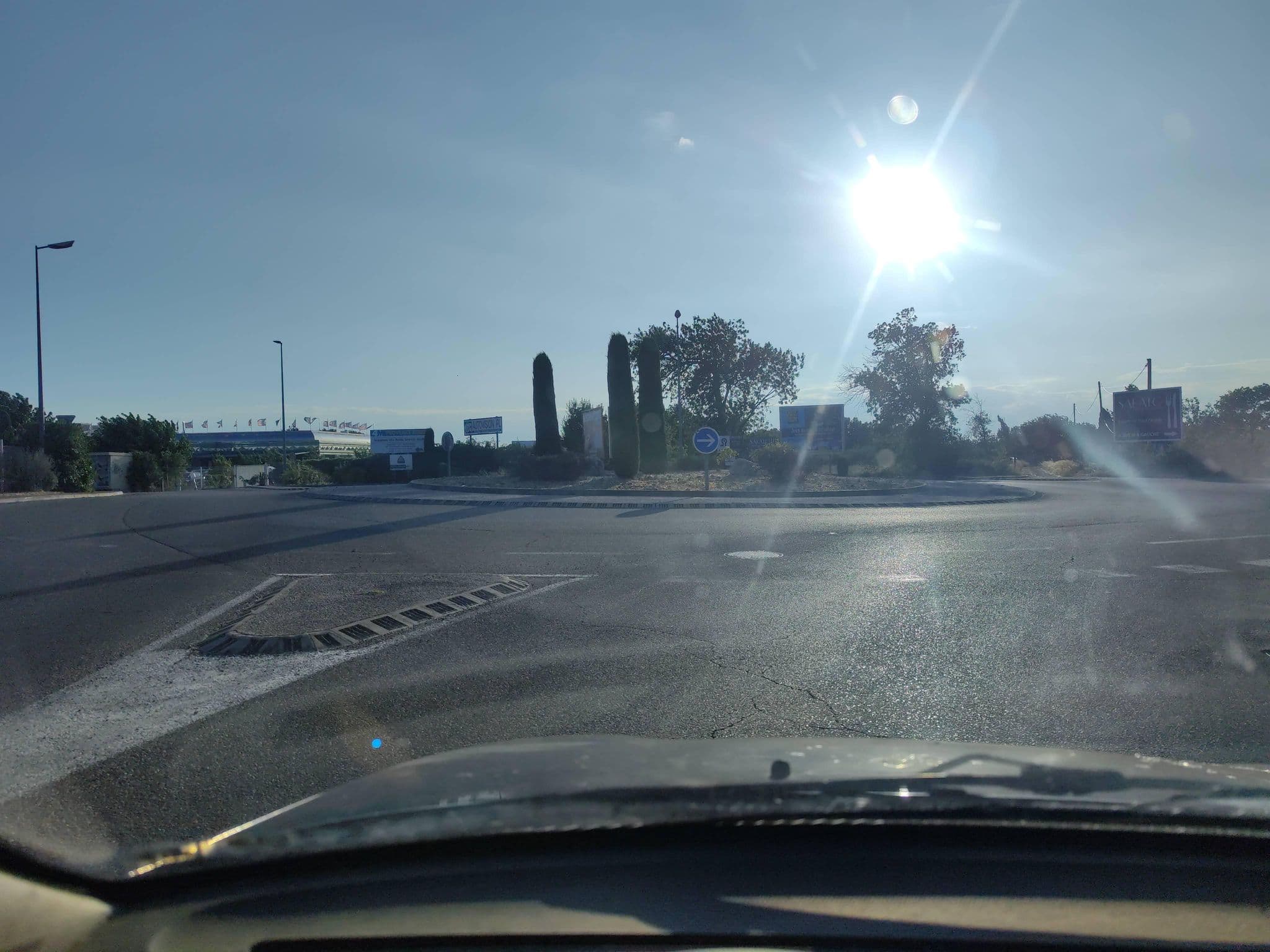 Street view near B&B Avignon 1, Le Pontet — © zimmy (CC BY-SA · Mapillary)