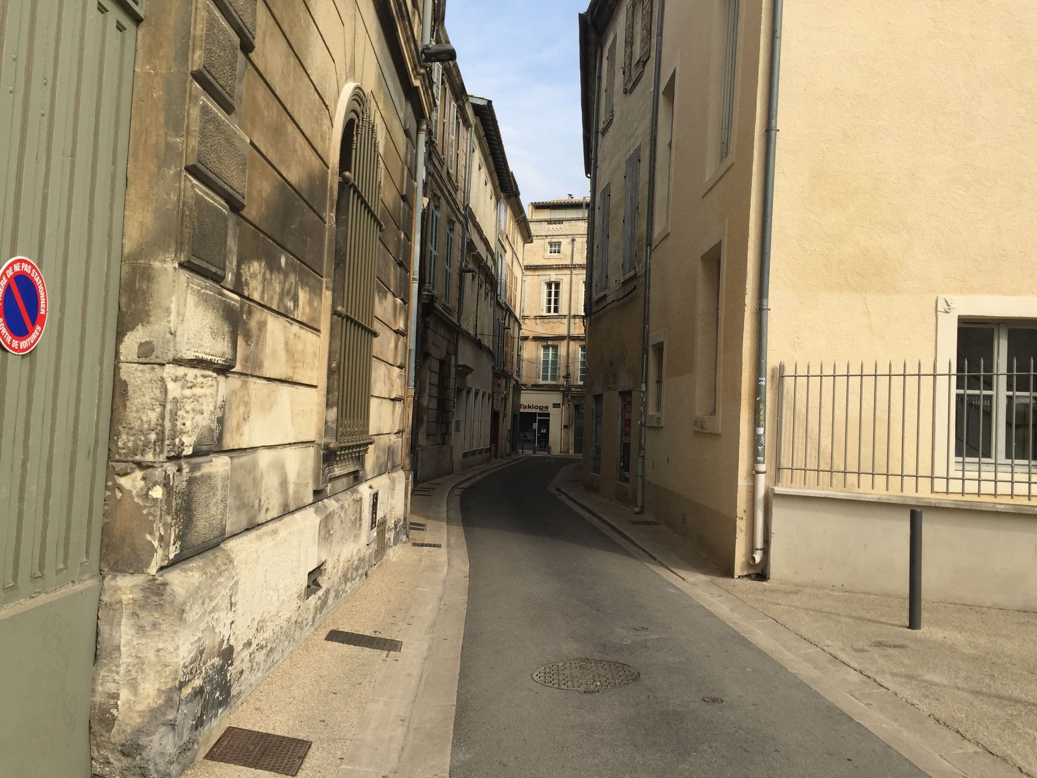 Street view near Comité Départemental du Tourisme du Vaucluse, Avignon — © zimmy (CC BY-SA · Mapillary)