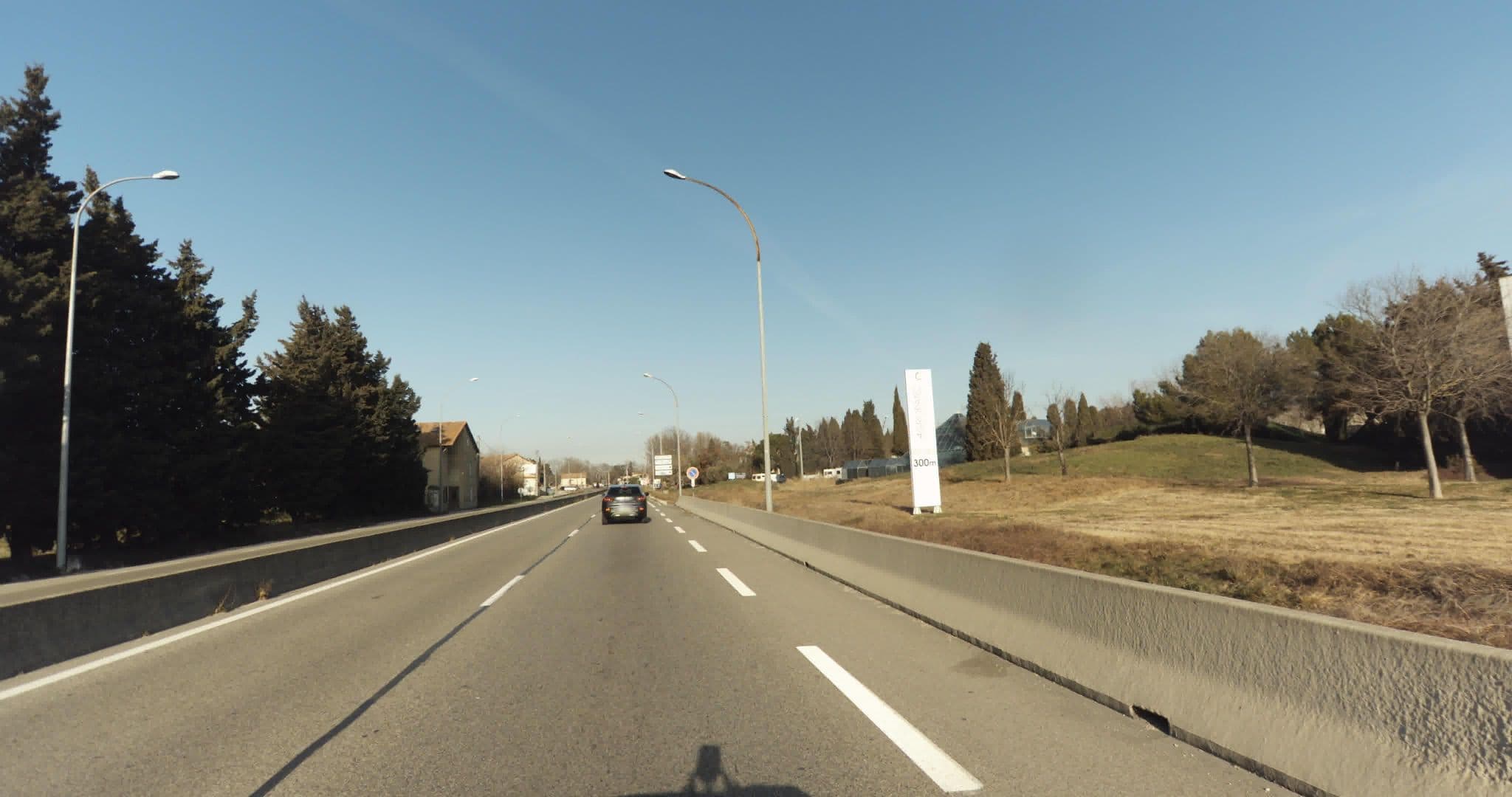 Street view near Hôtel Restaurant Ibis Avignon Sud à Avignon, Montfavet — © sogefi (CC BY-SA · Mapillary)