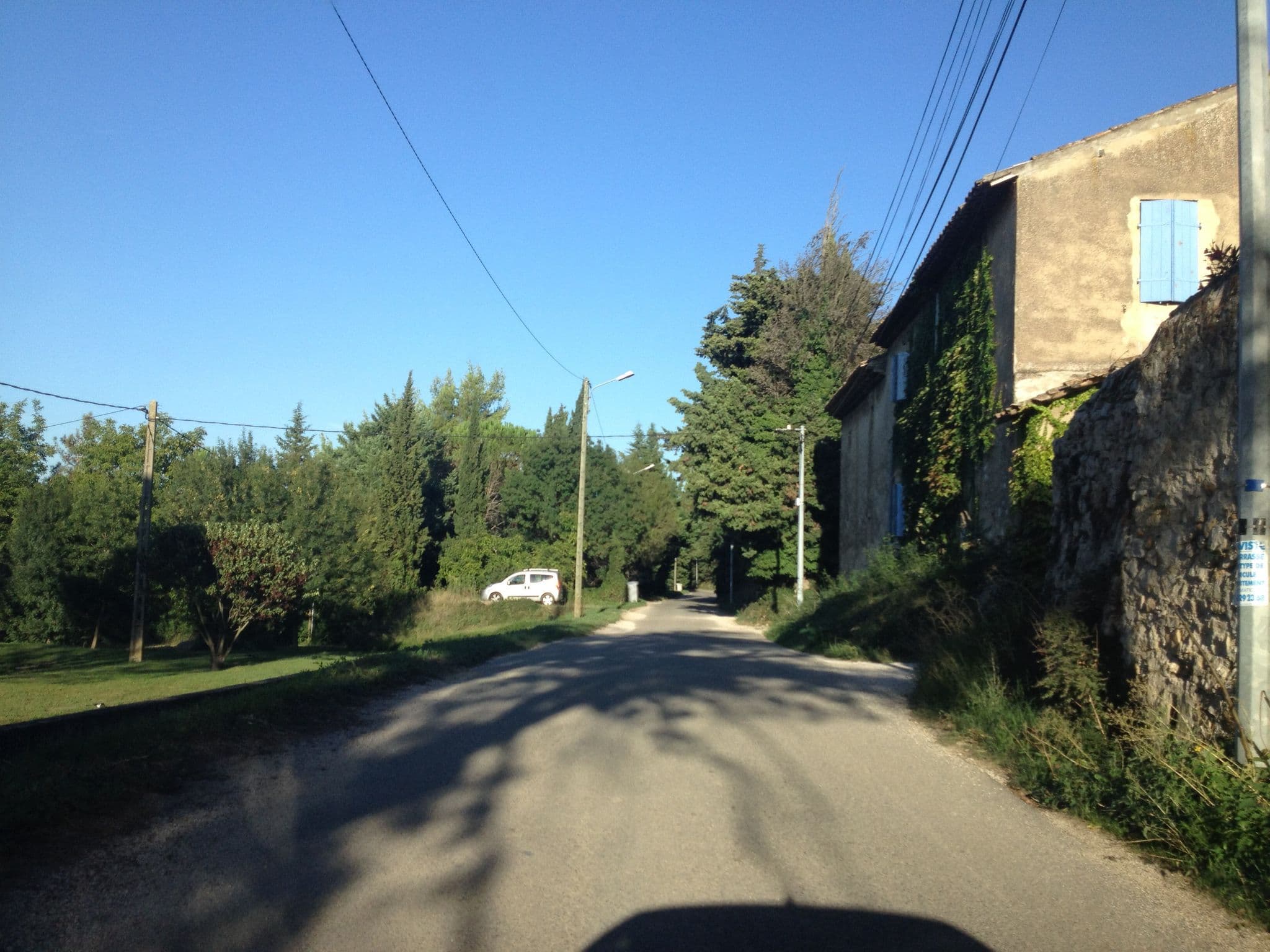 Street view near Mas Valentine, Roquemaure — © zimmy (CC BY-SA · Mapillary)