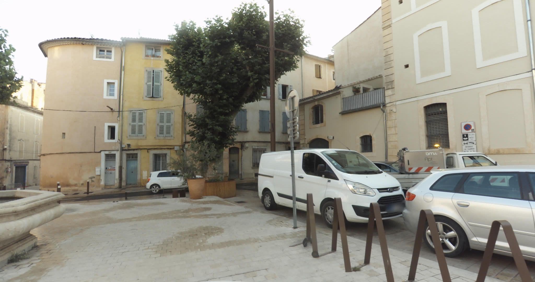 Street view near Longo Mai, Apt — © sogefi (CC BY-SA · Mapillary)