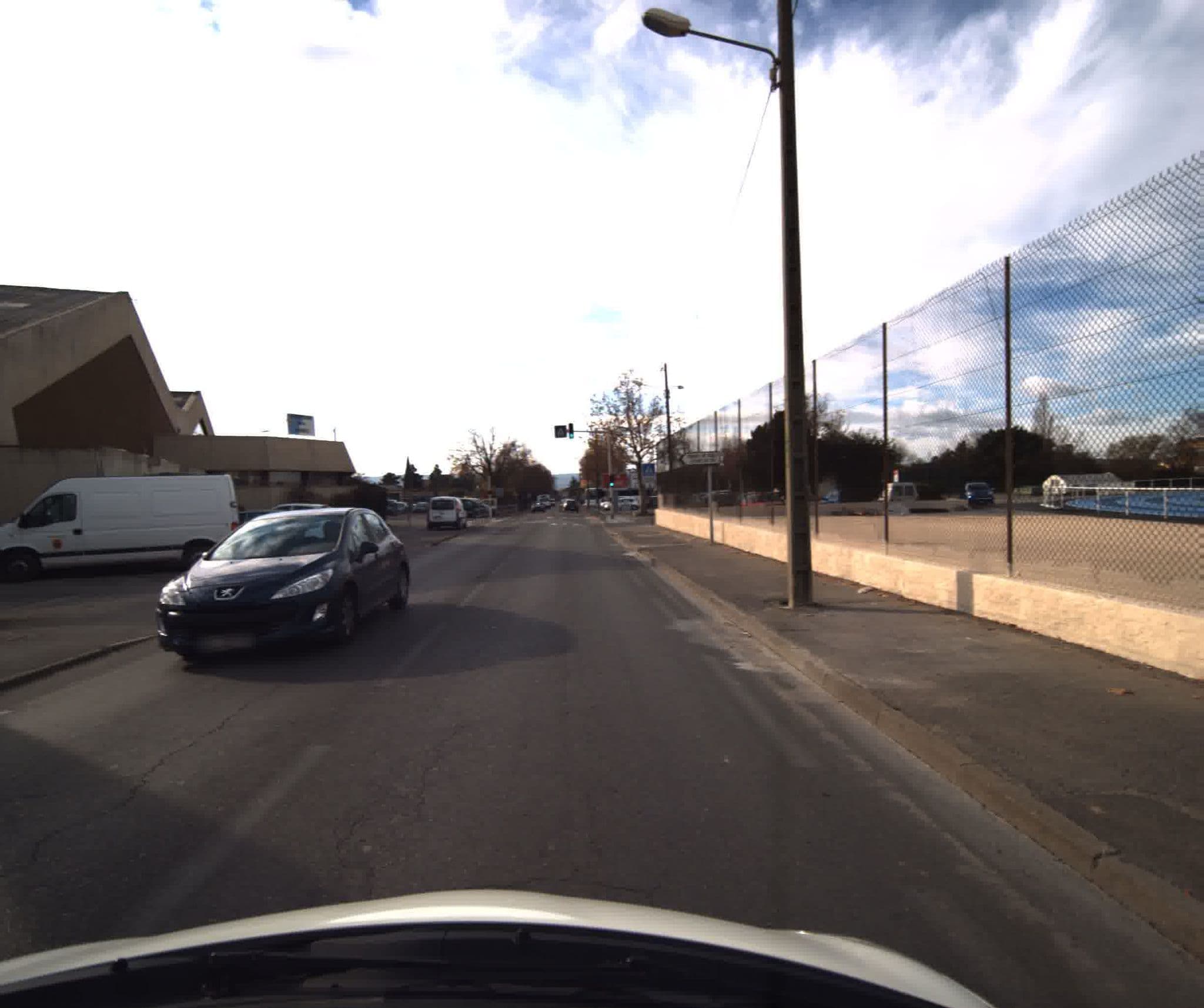 Street view near Hôtel Sevan, Pertuis — © sogefi (CC BY-SA · Mapillary)