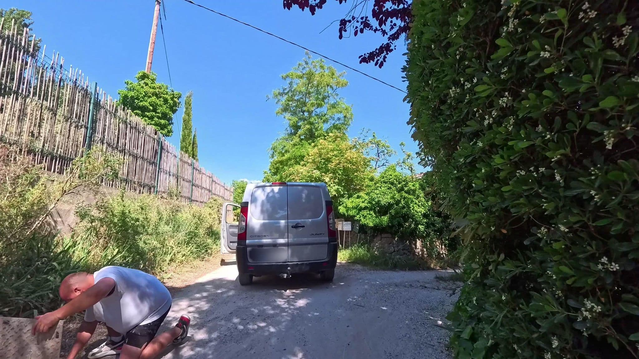 Street view near LE Bastidon, Cucuron — © voyage-hors-saison (CC BY-SA · Mapillary)