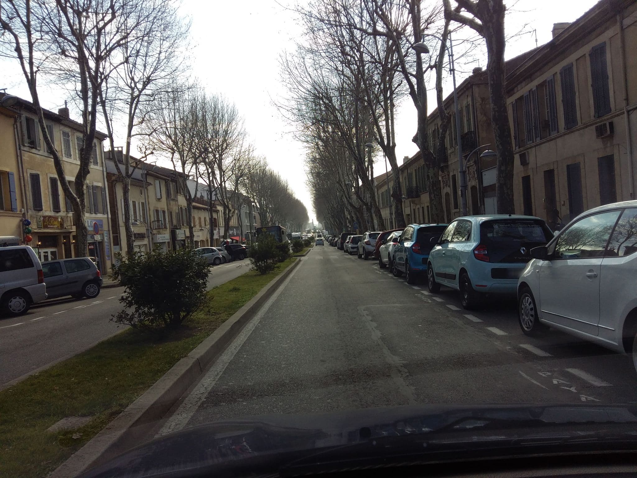 Street view near NOUVELLES-FRONTIERES, Salon-de-Provence — © zimmy (CC BY-SA · Mapillary)