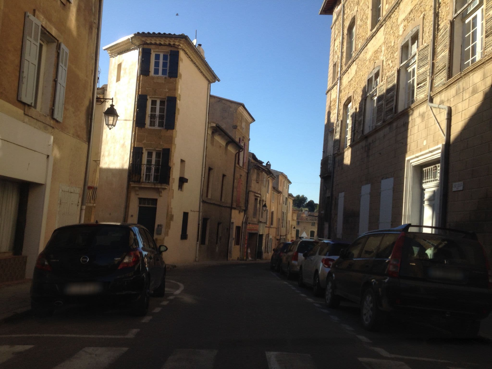 Street view near Les 1001 nuits, Lambesc — © zimmy (CC BY-SA · Mapillary)