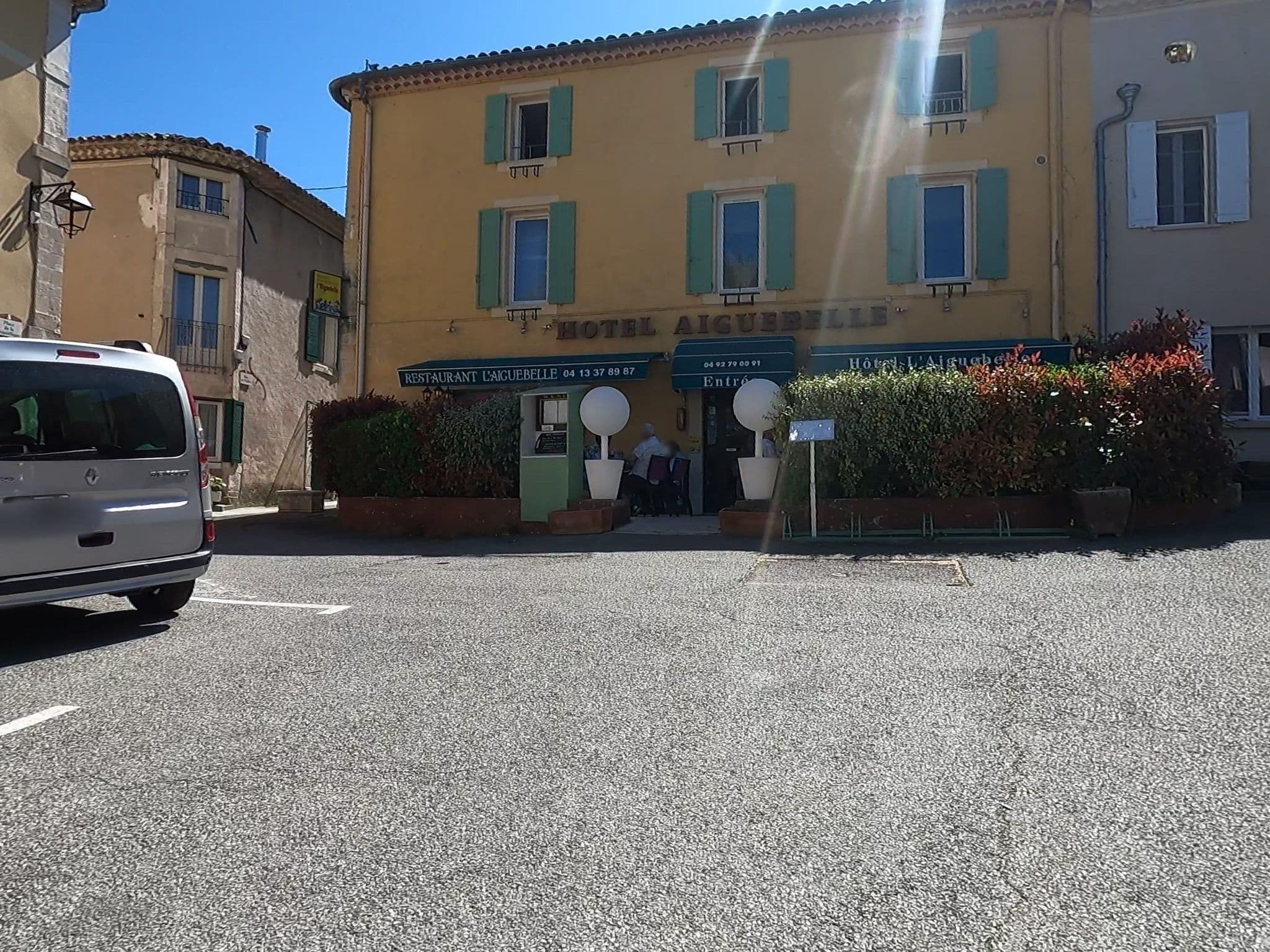 Street view near La Maison d'Emma, Céreste — © voyage-hors-saison (CC BY-SA · Mapillary)