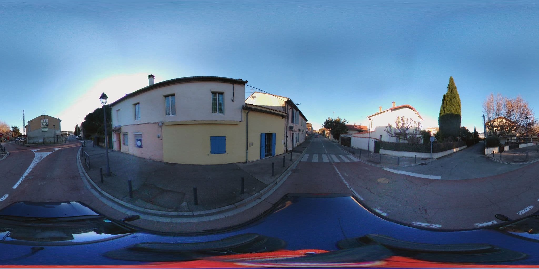 Street view near Le Splendid, Cavaillon — © cabinetcourbi (CC BY-SA · Mapillary)