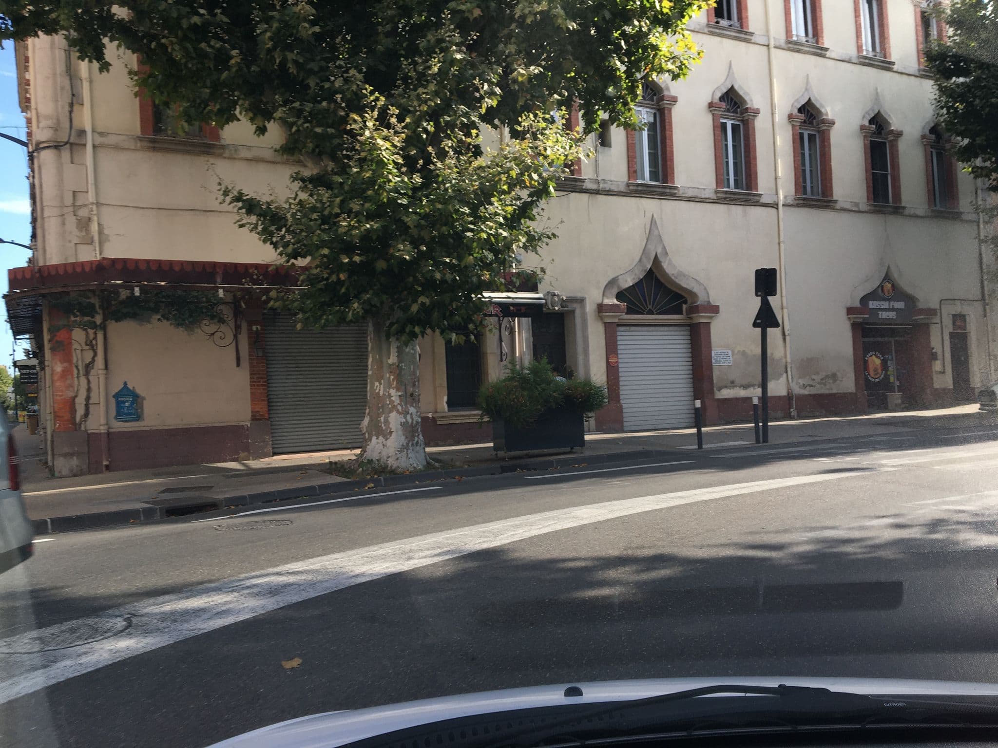 Street view near Iron House, Cavaillon — © zimmy (CC BY-SA · Mapillary)