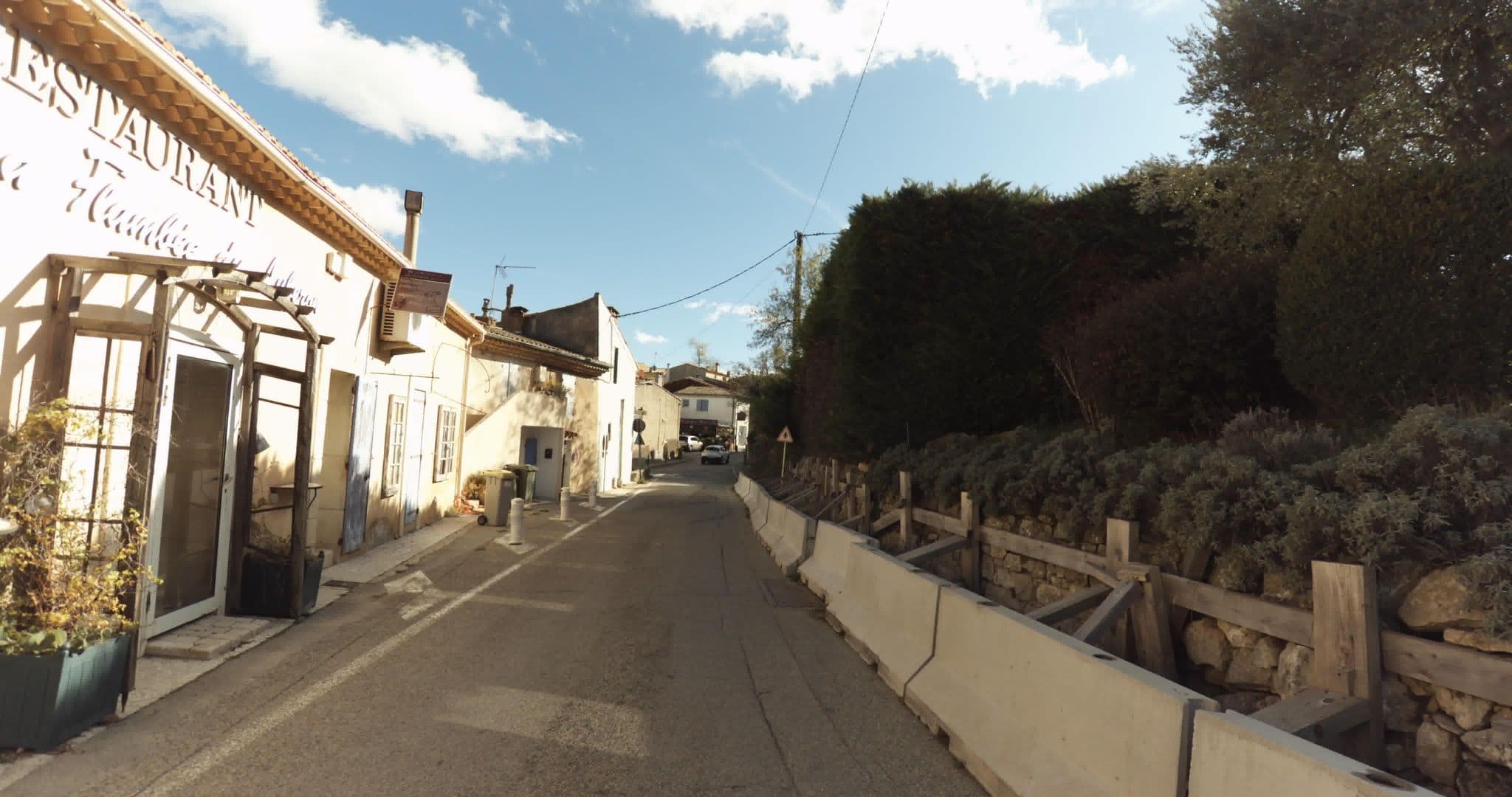 Street view near Le Mas Du Luberon, Venelles — © sogefi (CC BY-SA · Mapillary)