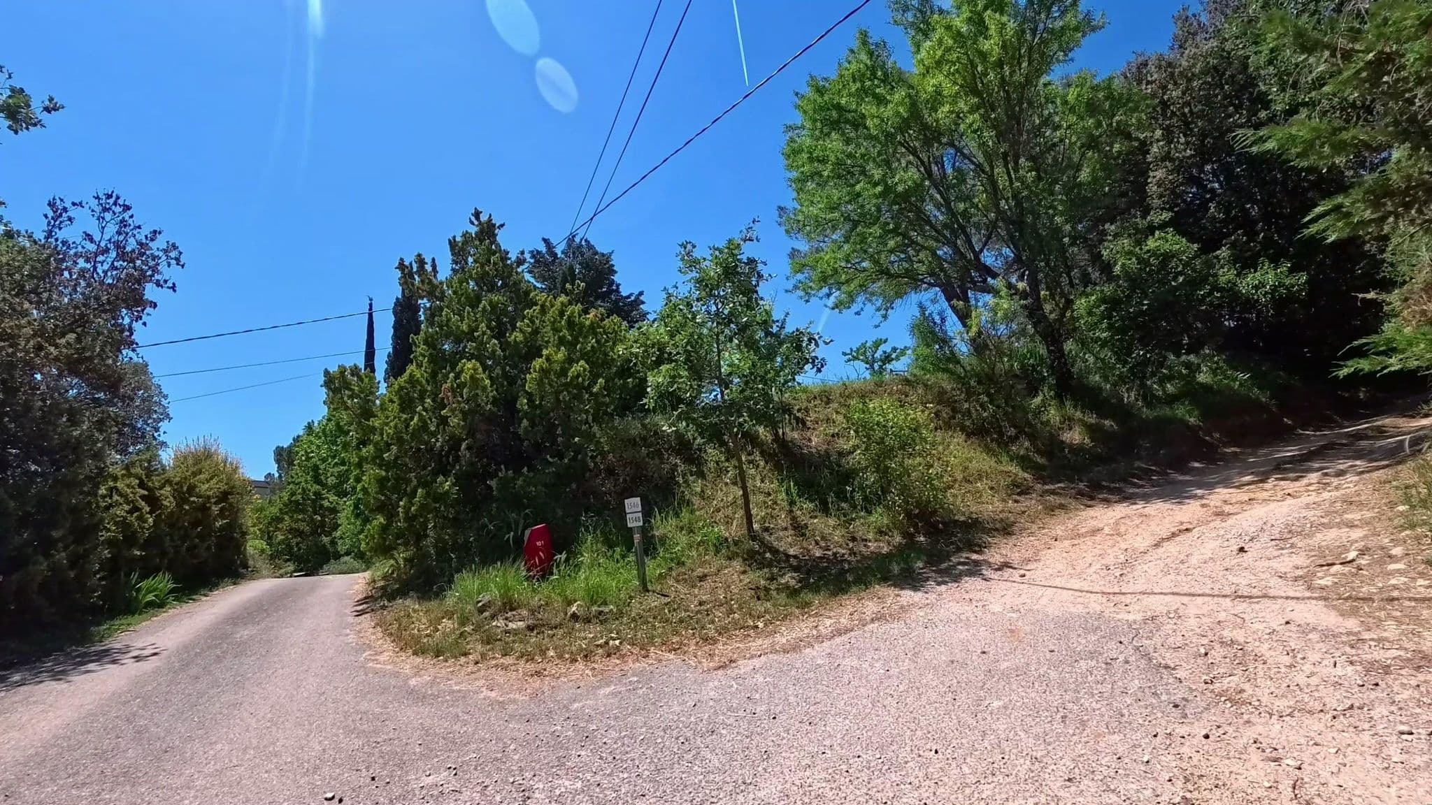 Street view near Relais de Roquefure, Bonnieux — © voyage-hors-saison (CC BY-SA · Mapillary)