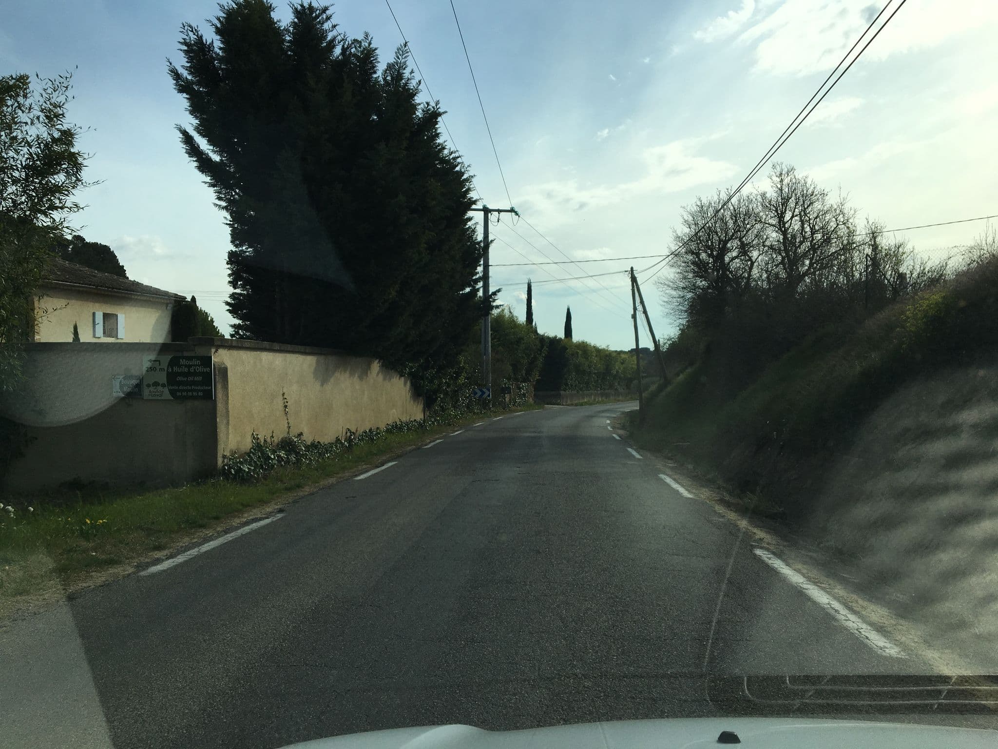 Street view near Bastide du Laval, Cadenet — © zimmy (CC BY-SA · Mapillary)