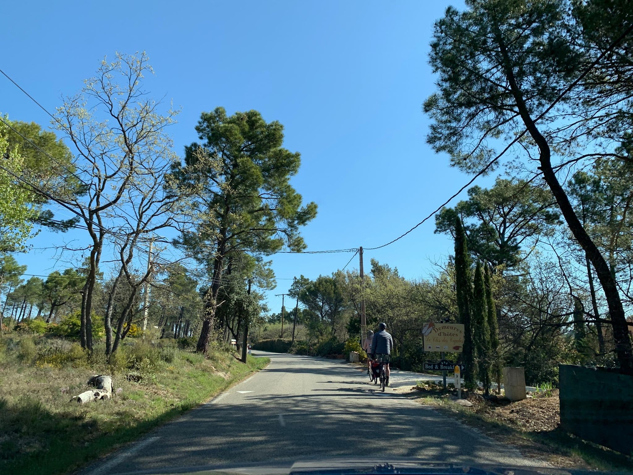 Street view near Le Clos De Cigales, Goult — © multimaze (CC BY-SA · Mapillary)