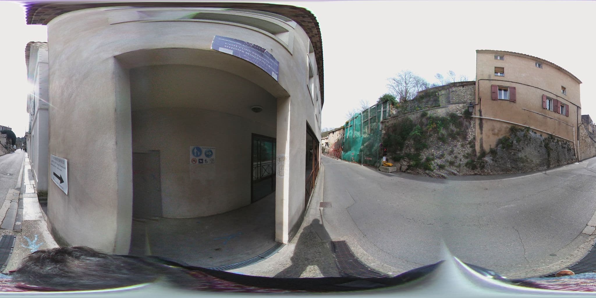 Street view near Hotel des Sources, Lagnes — © zimmy (CC BY-SA · Mapillary)