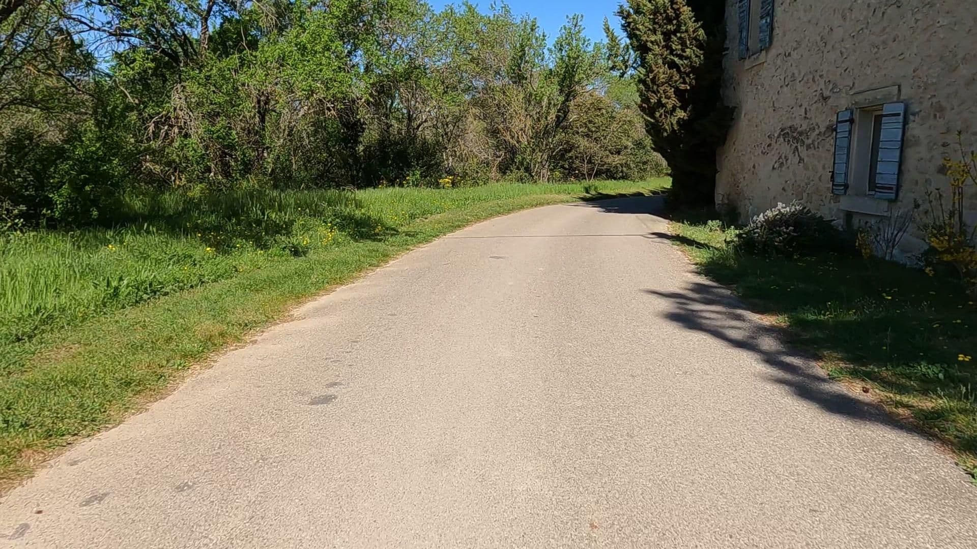Street view near Domaine de La Brave, Saint-Didier — © SIG_2-SORGUESDUCOMTAT (CC BY-SA · Mapillary)