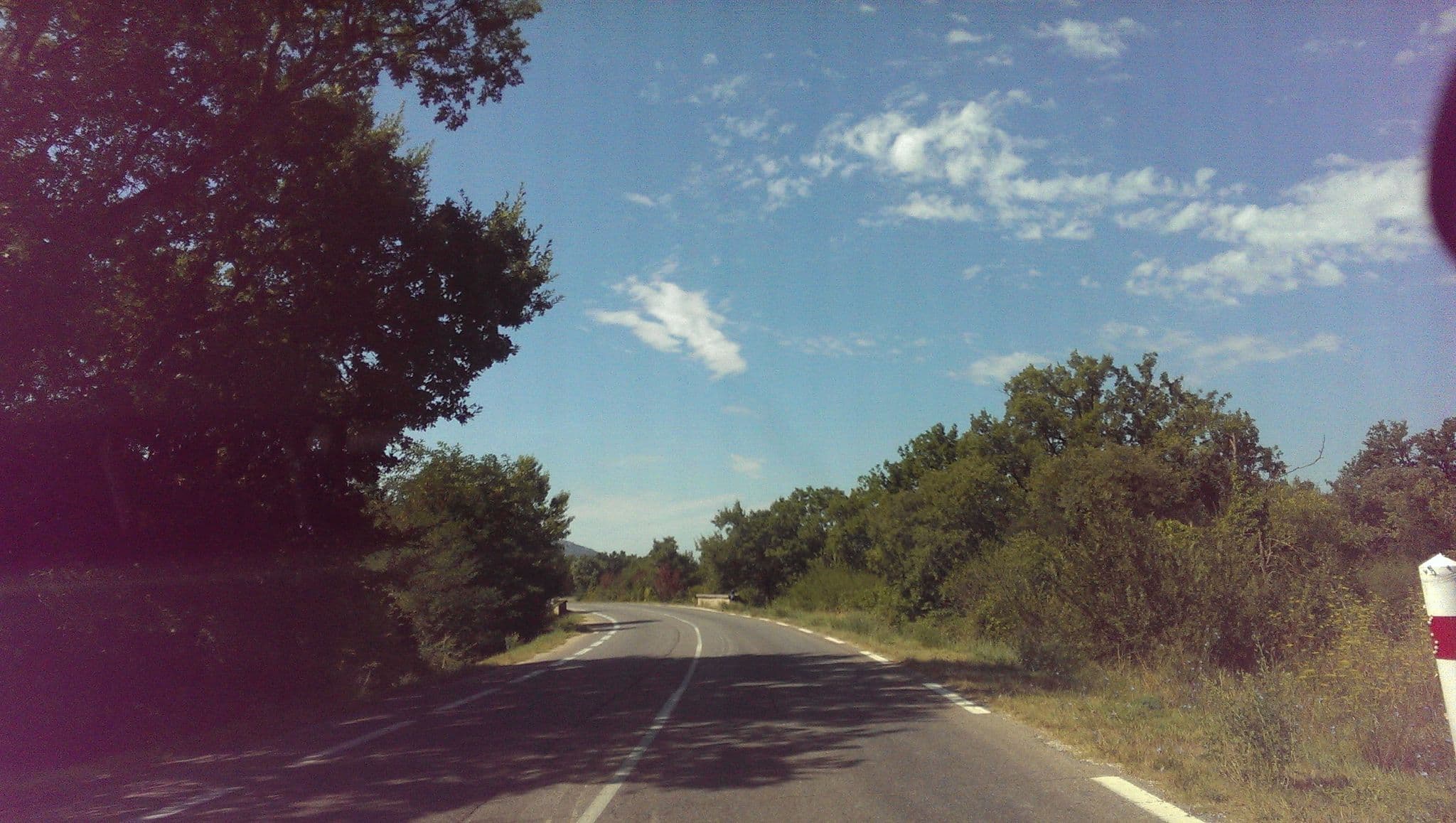 Street view near la burliere, Gordes — © roraima (CC BY-SA · Mapillary)