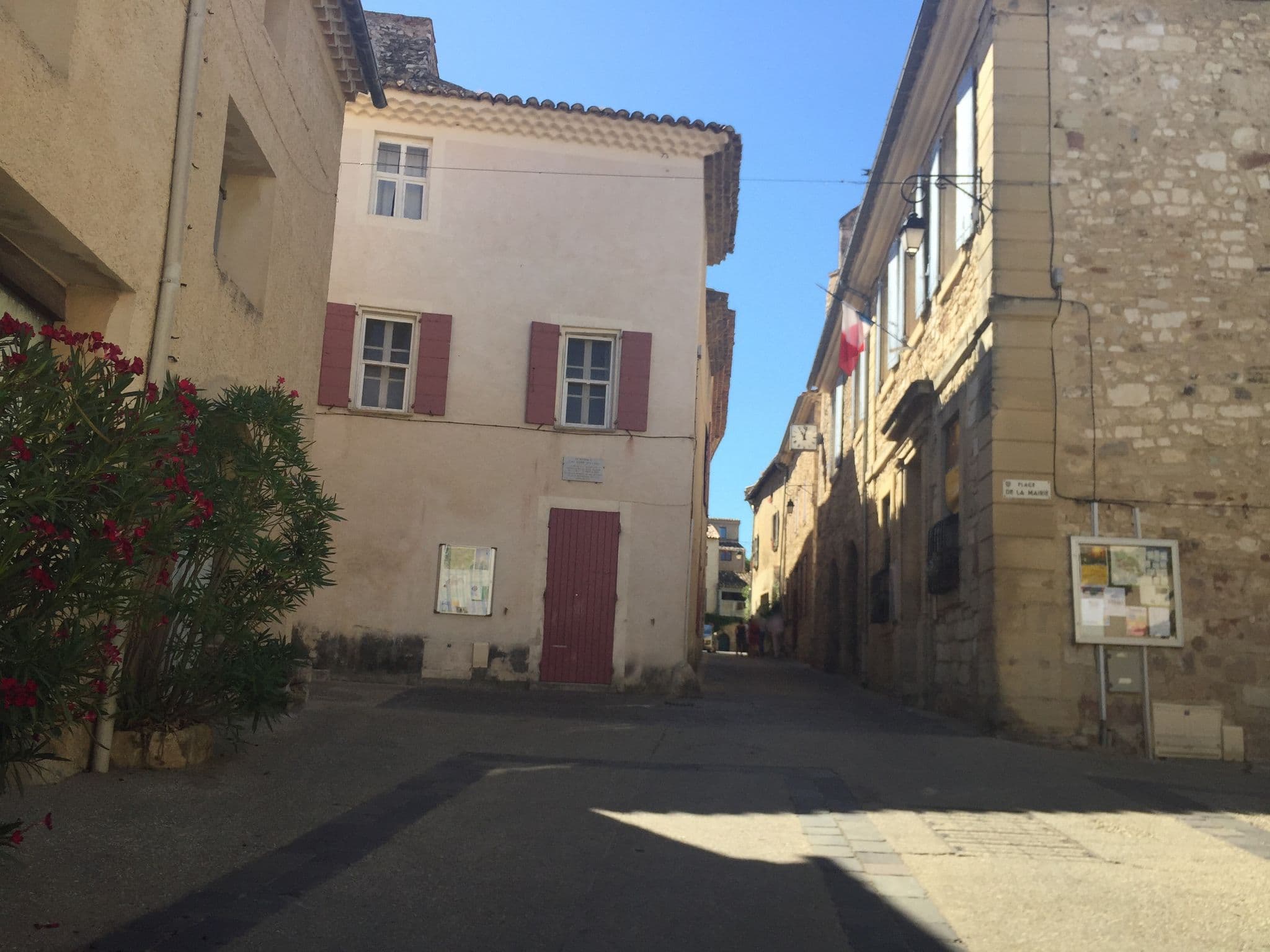 Street view near Ruel Gérard, Venasque — © zimmy (CC BY-SA · Mapillary)