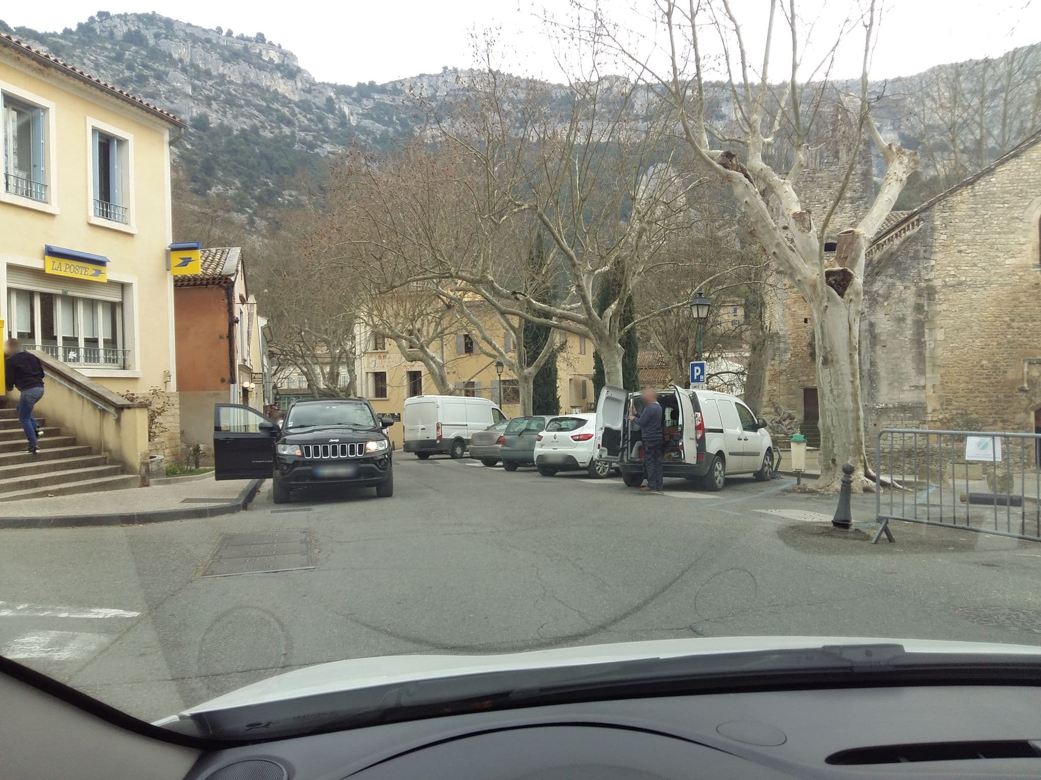 Street view near Appartement Paisible, Lagnes — © zimmy (CC BY-SA · Mapillary)