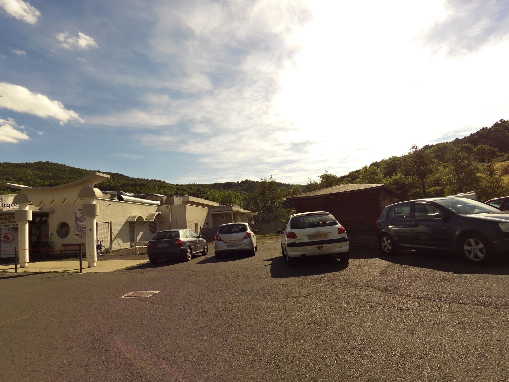 Street view near Aire Saint-Nectaire Thermadore, Aydat — © balooval (CC BY-SA · Mapillary)