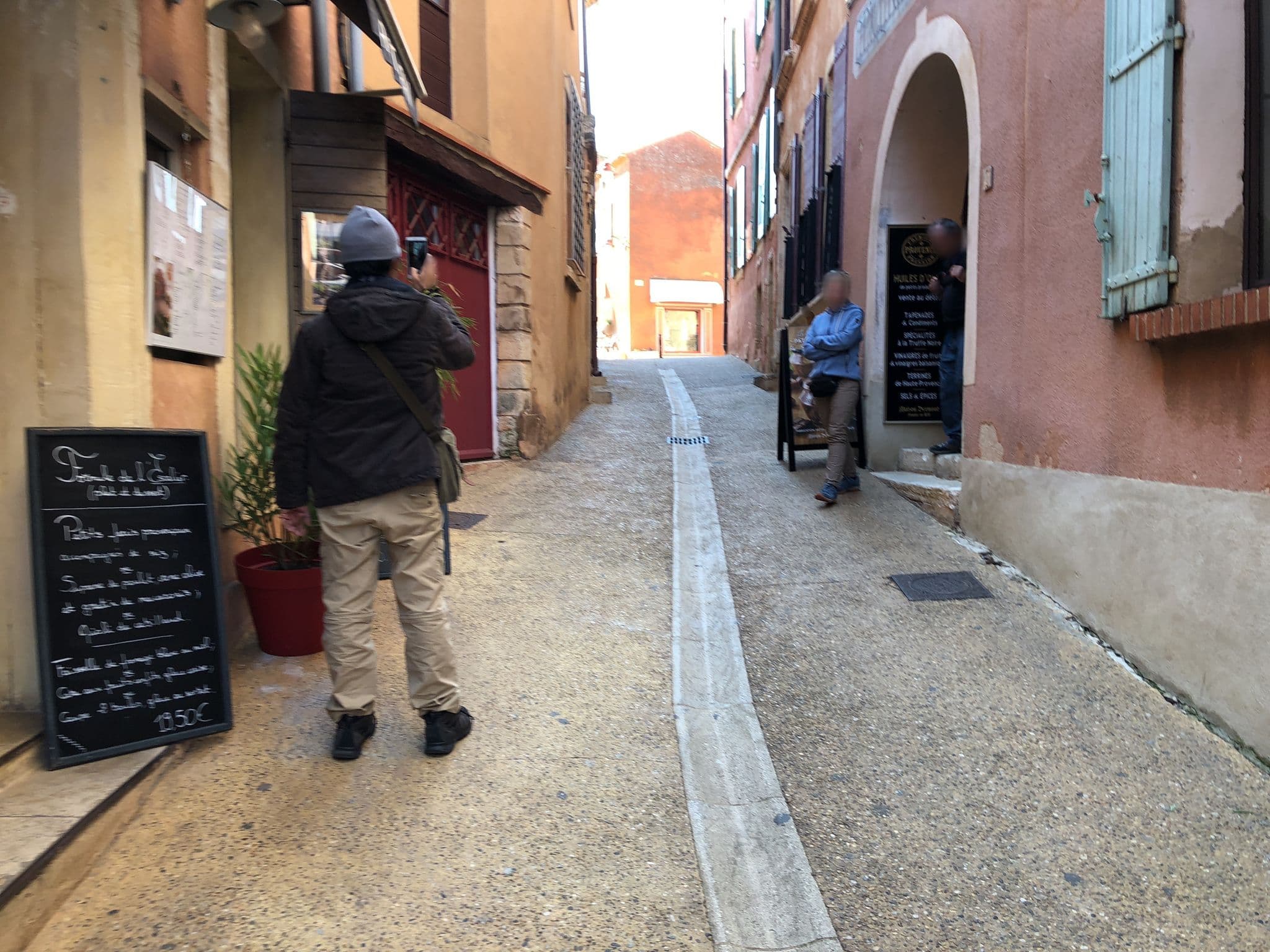 Street view near La Clé des Champs, Gargas — © multimaze (CC BY-SA · Mapillary)