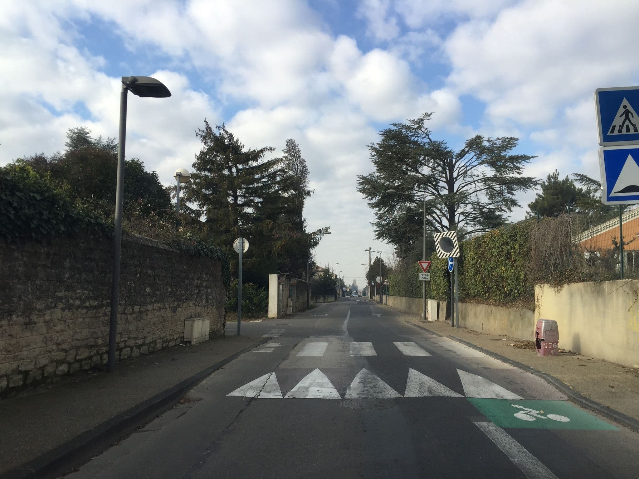 Street view near Domitys, Carpentras — © zimmy (CC BY-SA · Mapillary)