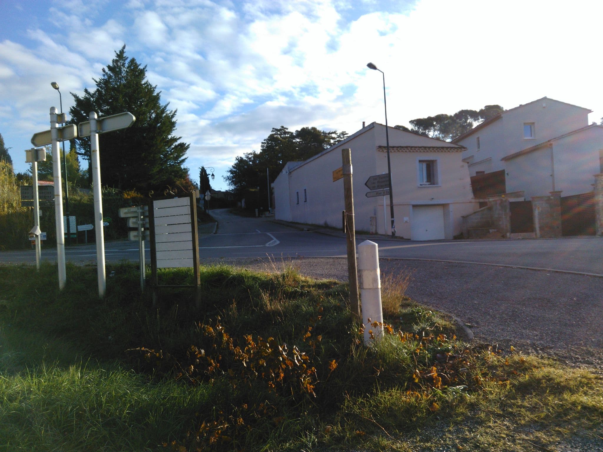 Street view near Au Brabo, Mormoiron — © smdvf84 (CC BY-SA · Mapillary)