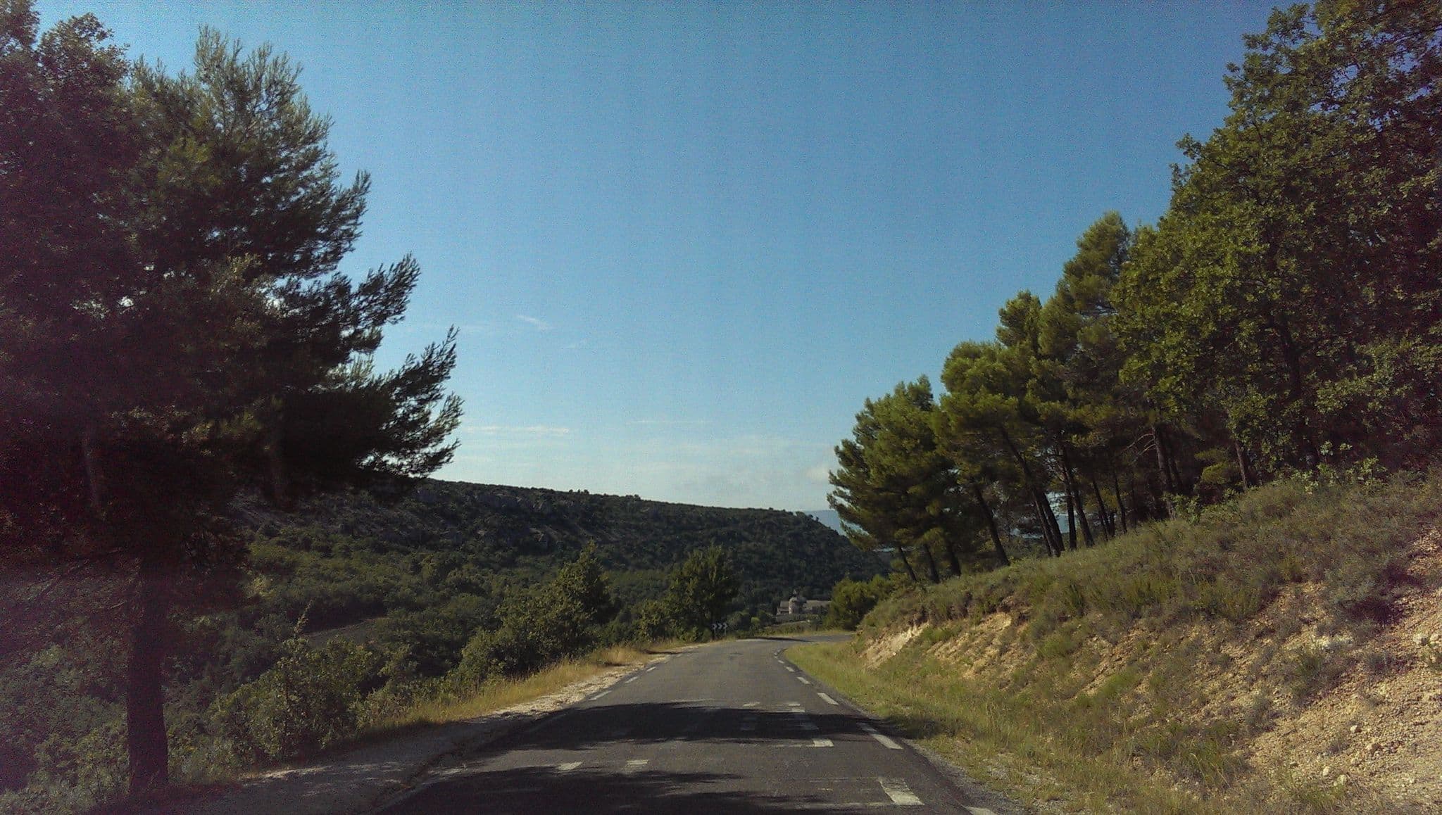 Street view near Domaine les Bastidons, Gordes — © roraima (CC BY-SA · Mapillary)