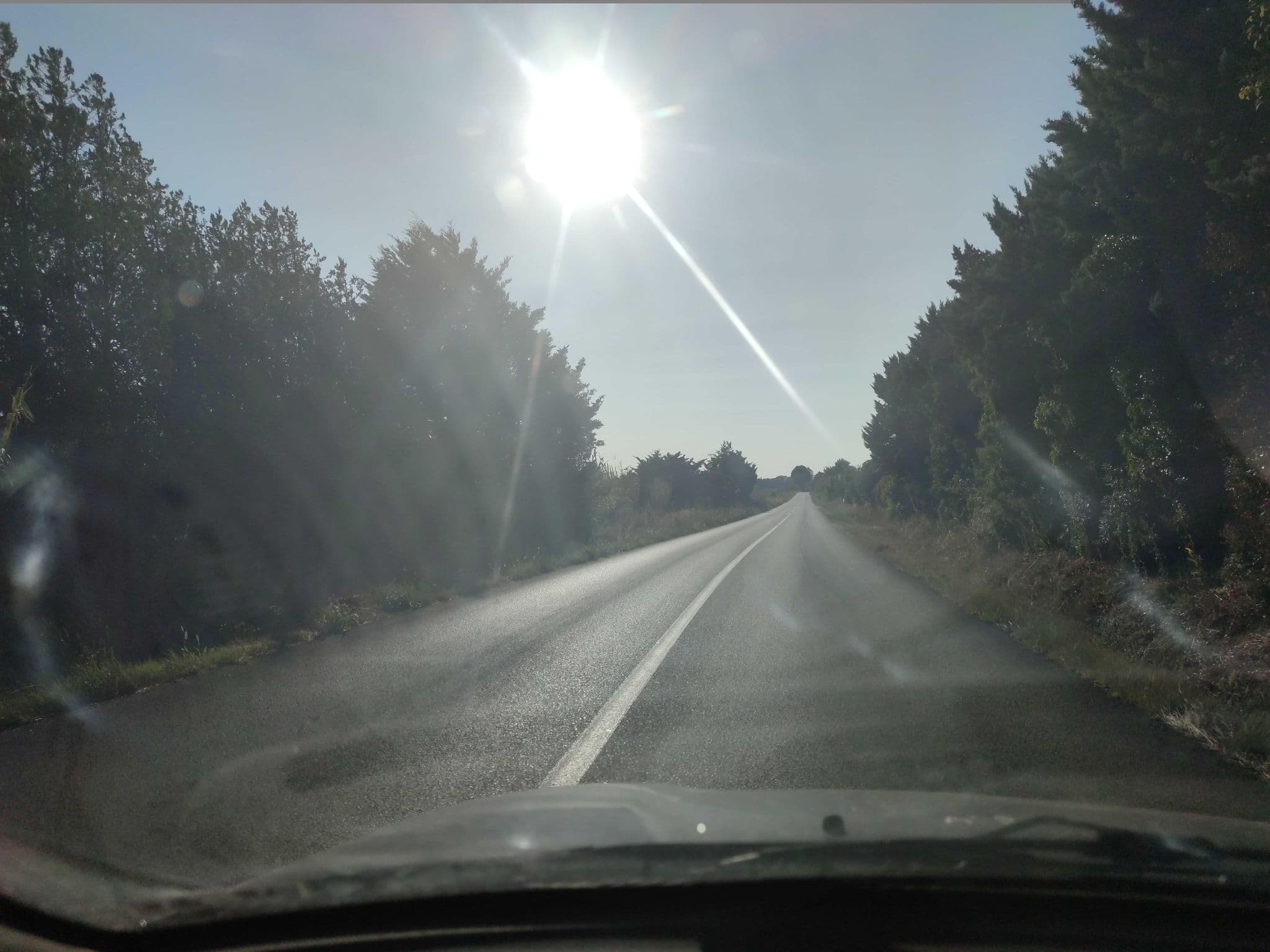 Street view near Madame Vacances Domaine du Provence Country Club Service Premium, L'Isle-sur-la-Sorgue — © zimmy (CC BY-SA · Mapillary)