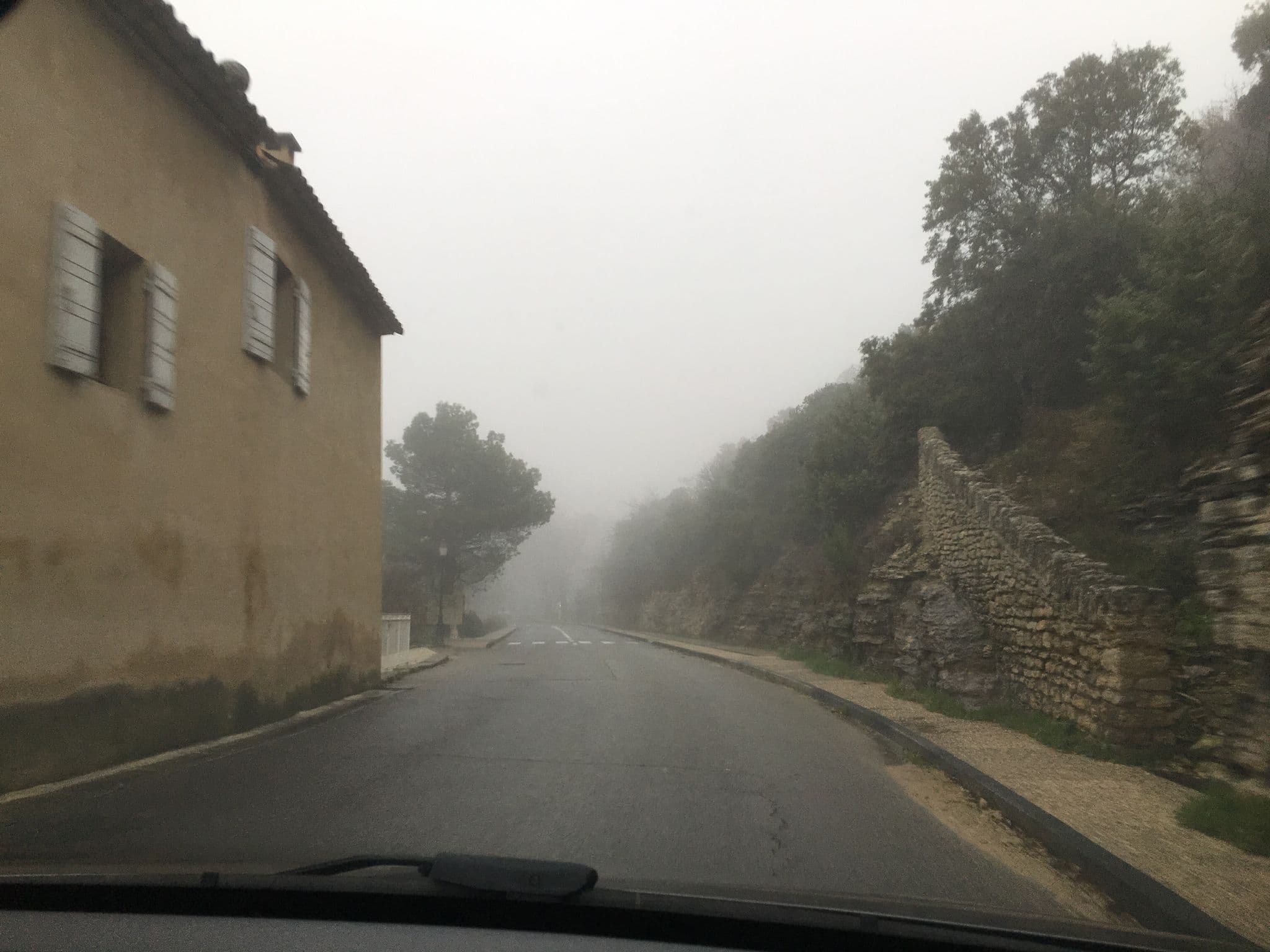 Street view near La Porte des Etoiles, Gordes — © mickael_v (CC BY-SA · Mapillary)
