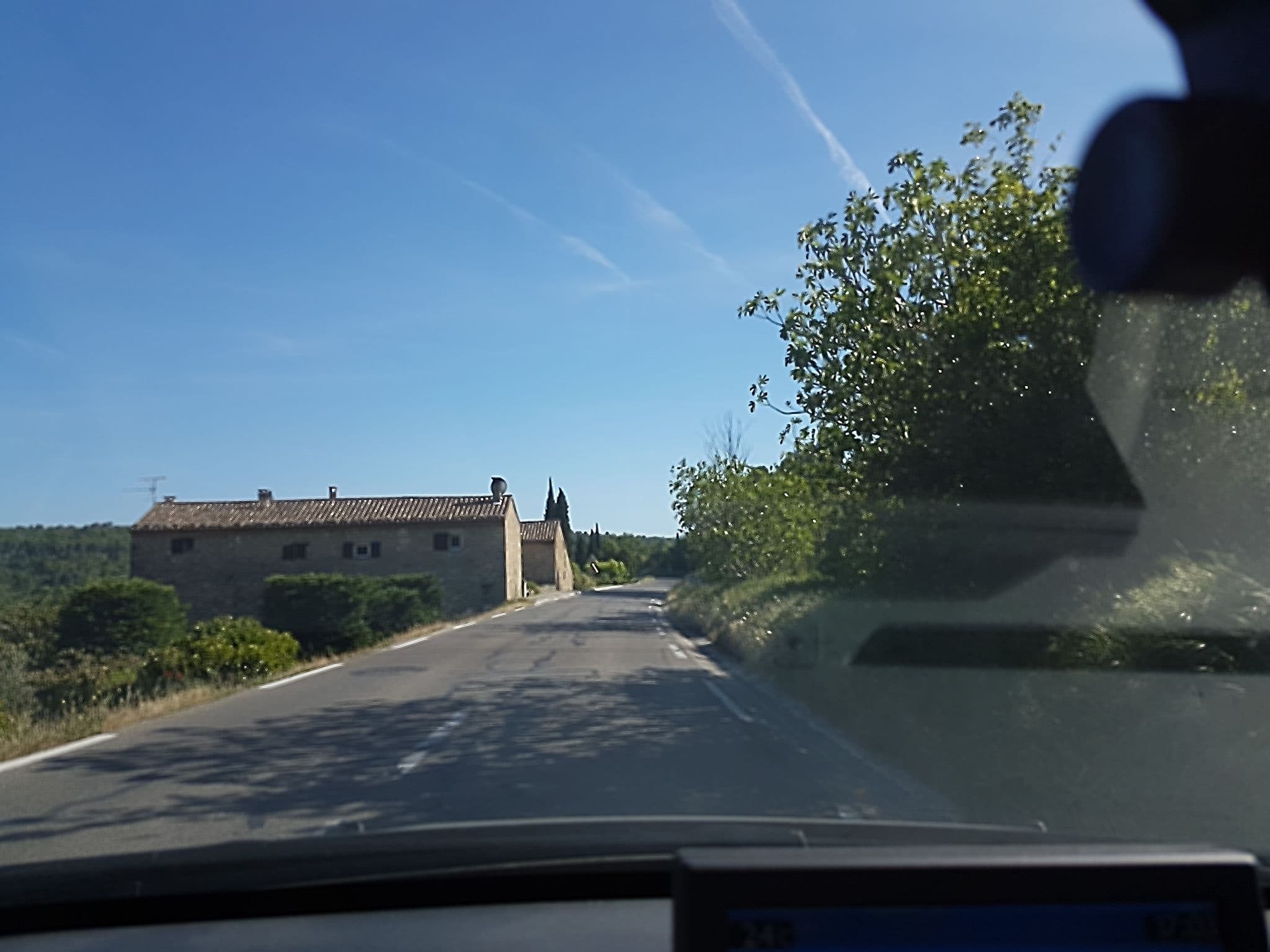 Street view near Le Jardin d'Adam, Gordes — © axelf8409 (CC BY-SA · Mapillary)