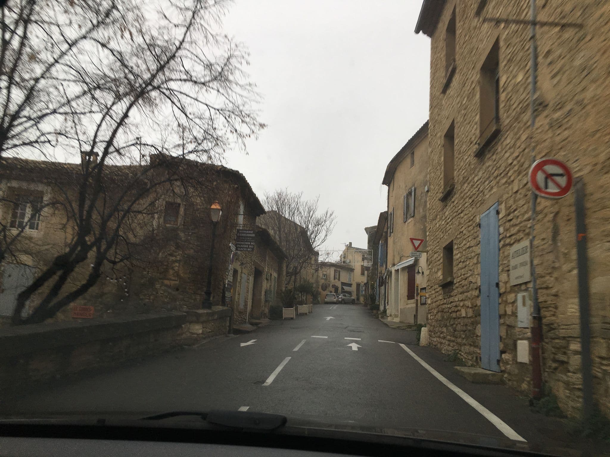 Street view near Devaux Cortasse Michèle, Gordes — © mickael_v (CC BY-SA · Mapillary)