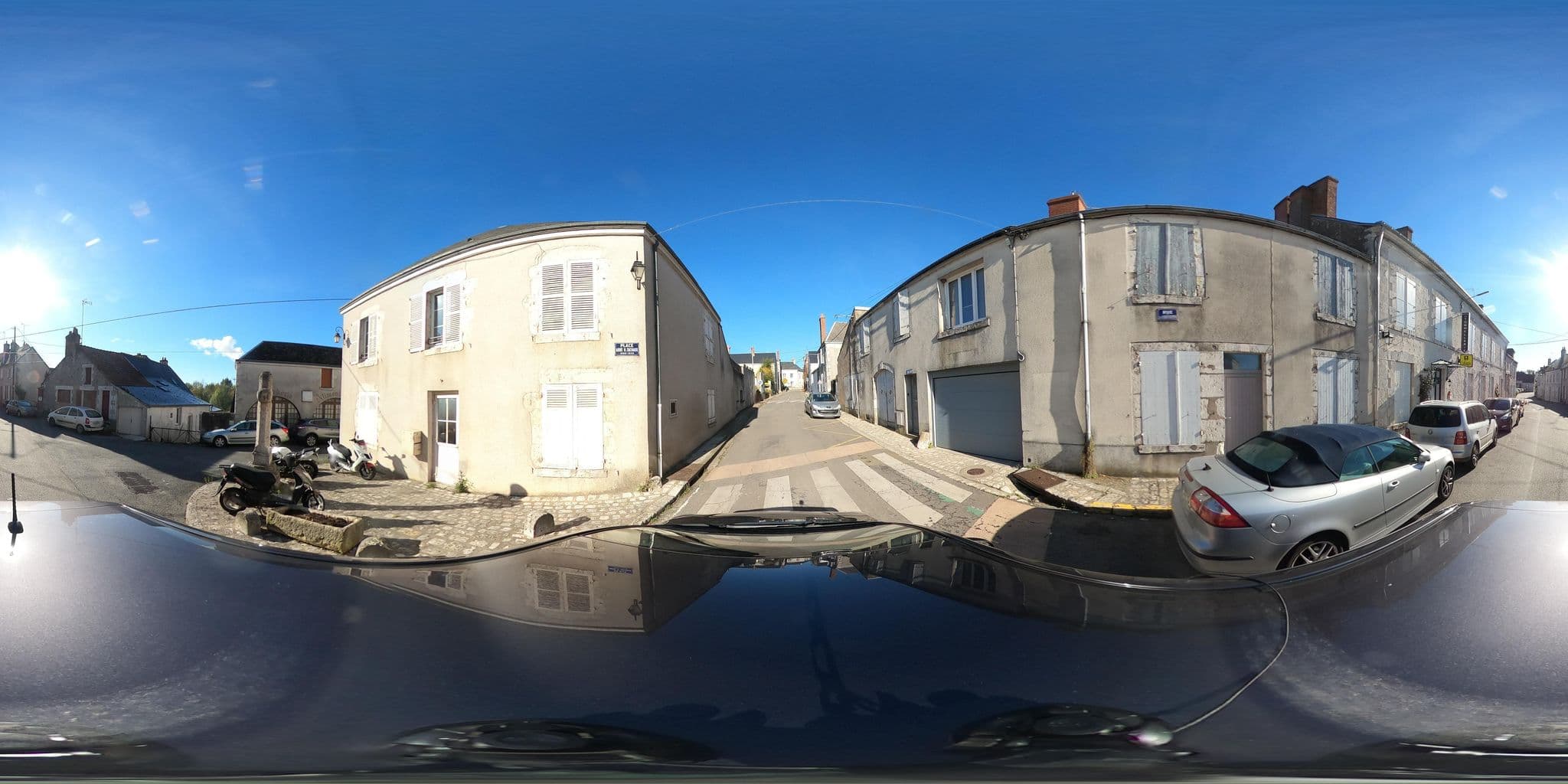 Street view near Logis Hôtel la Tonnellerie, Tavers — © u4y0u (CC BY-SA · Mapillary)
