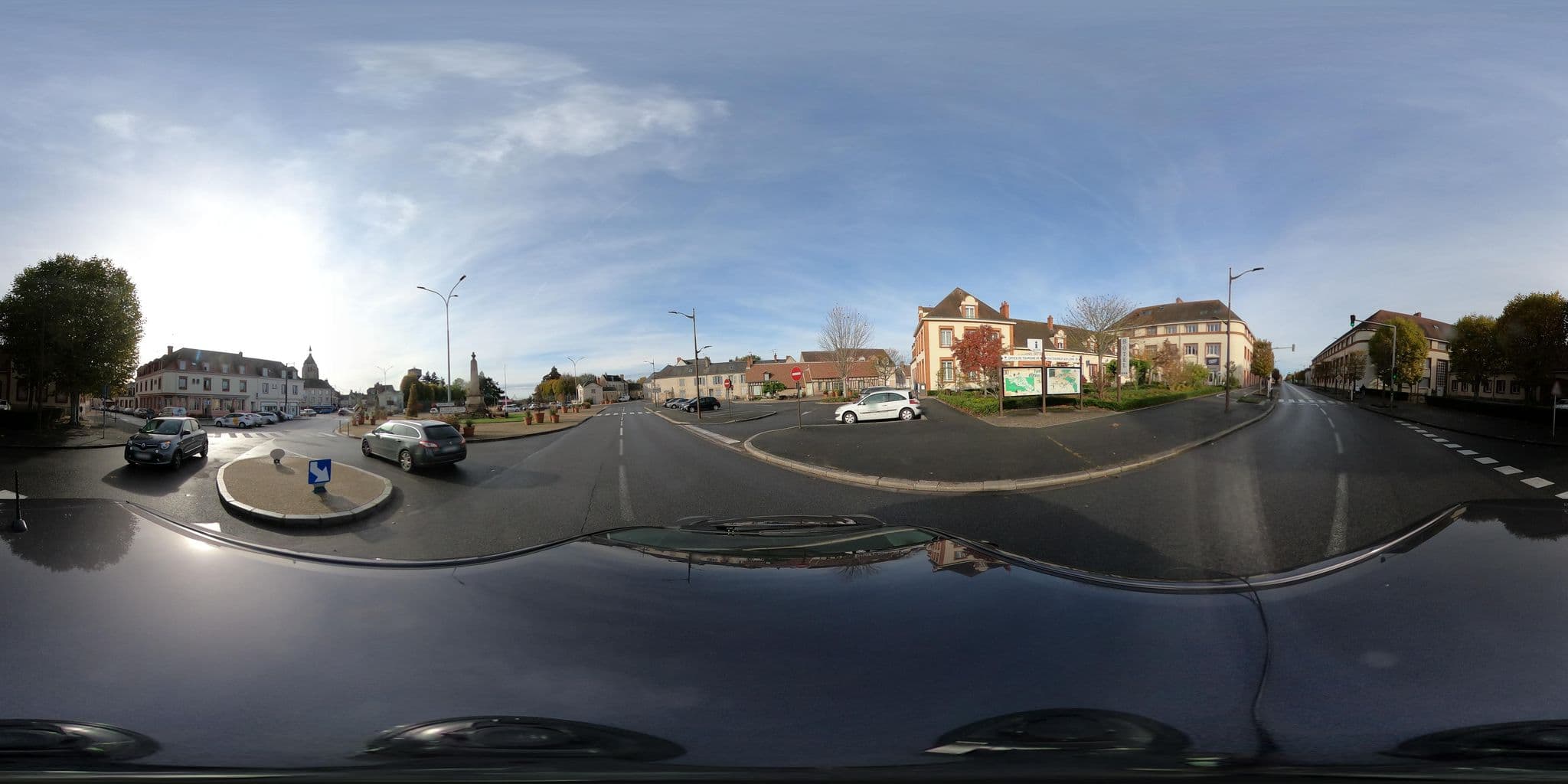 Street view near Hôtel du Parc, Châteauneuf-sur-Loire — © u4y0u (CC BY-SA · Mapillary)
