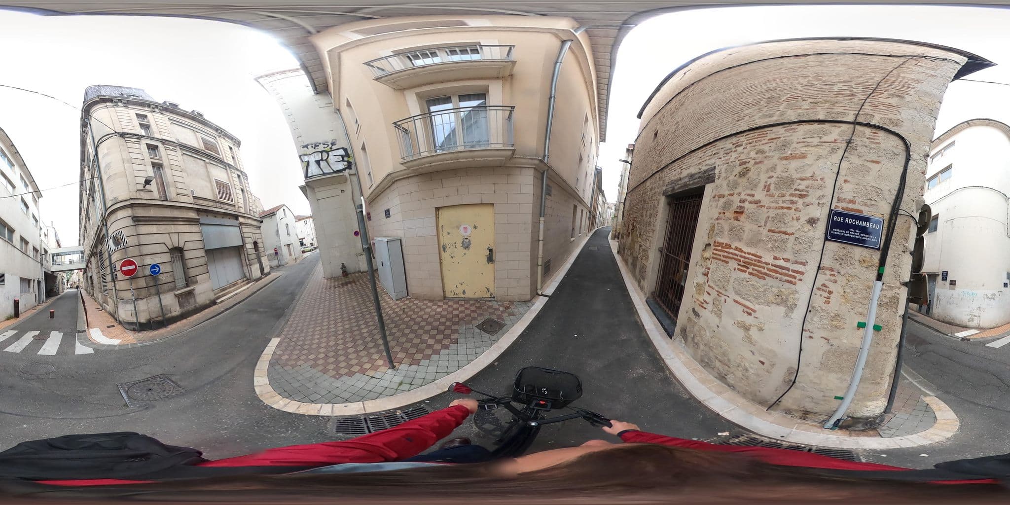 Street view near Cap Affaires, Agen — © Urbanisme_Mobilites (CC BY-SA · Mapillary)