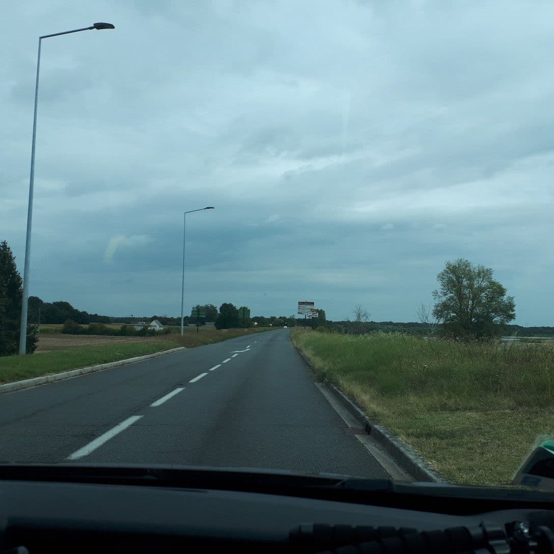 Street view near Logis Hotel Sully le Château, Saint-Père-sur-Loire — © lluc (CC BY-SA · Mapillary)