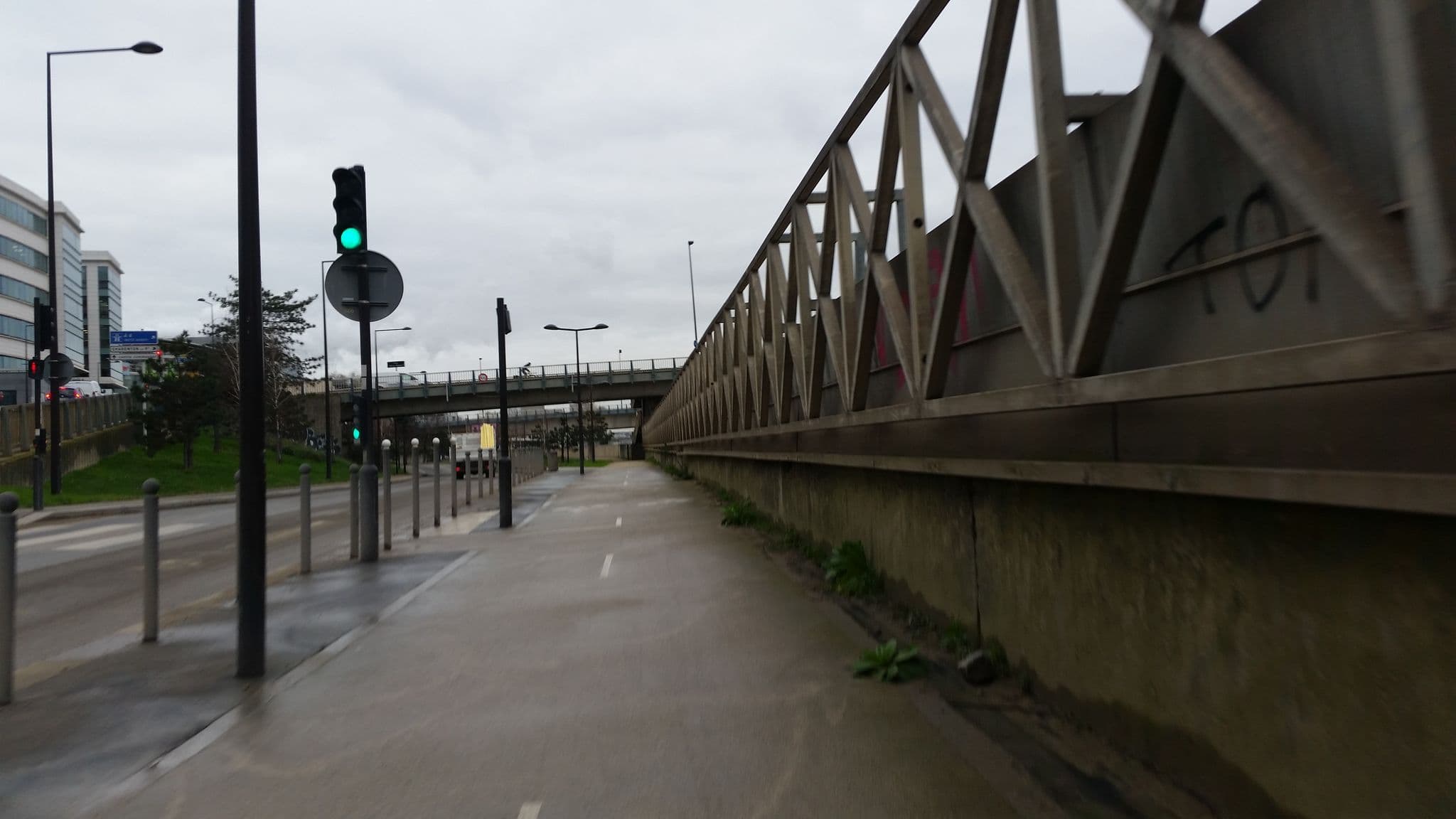 Street view near Mercure Paris Ivry Quai de Seine, Charenton-le-Pont — © obny (CC BY-SA · Mapillary)