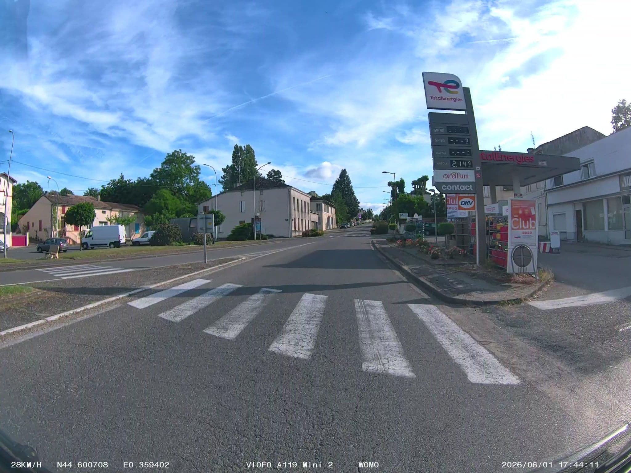 Street view near Les Bananiers, Miramont-de-Guyenne — © soulcover (CC BY-SA · Mapillary)