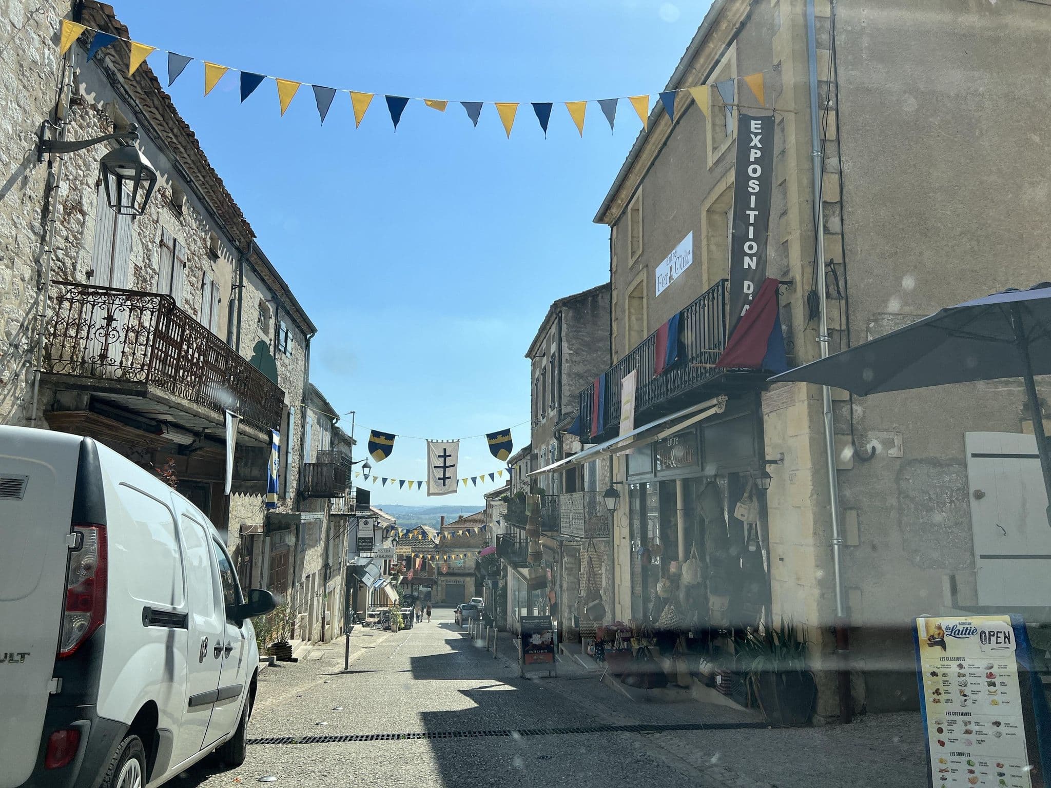Street view near Lo.f.t ô village, Monflanquin — © ottor (CC BY-SA · Mapillary)
