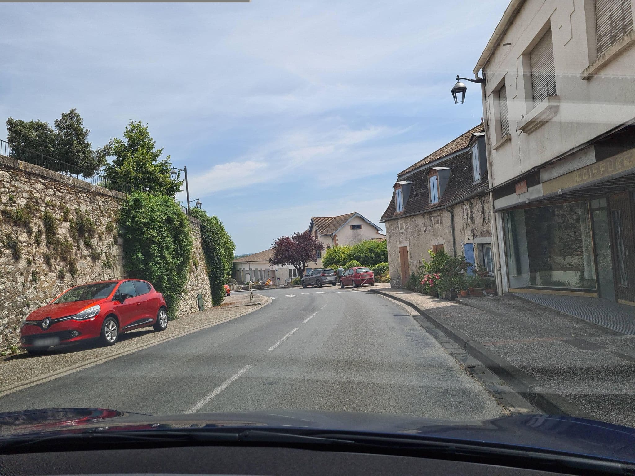 Street view near Logis Hôtel Monform, Monflanquin — © kino (CC BY-SA · Mapillary)