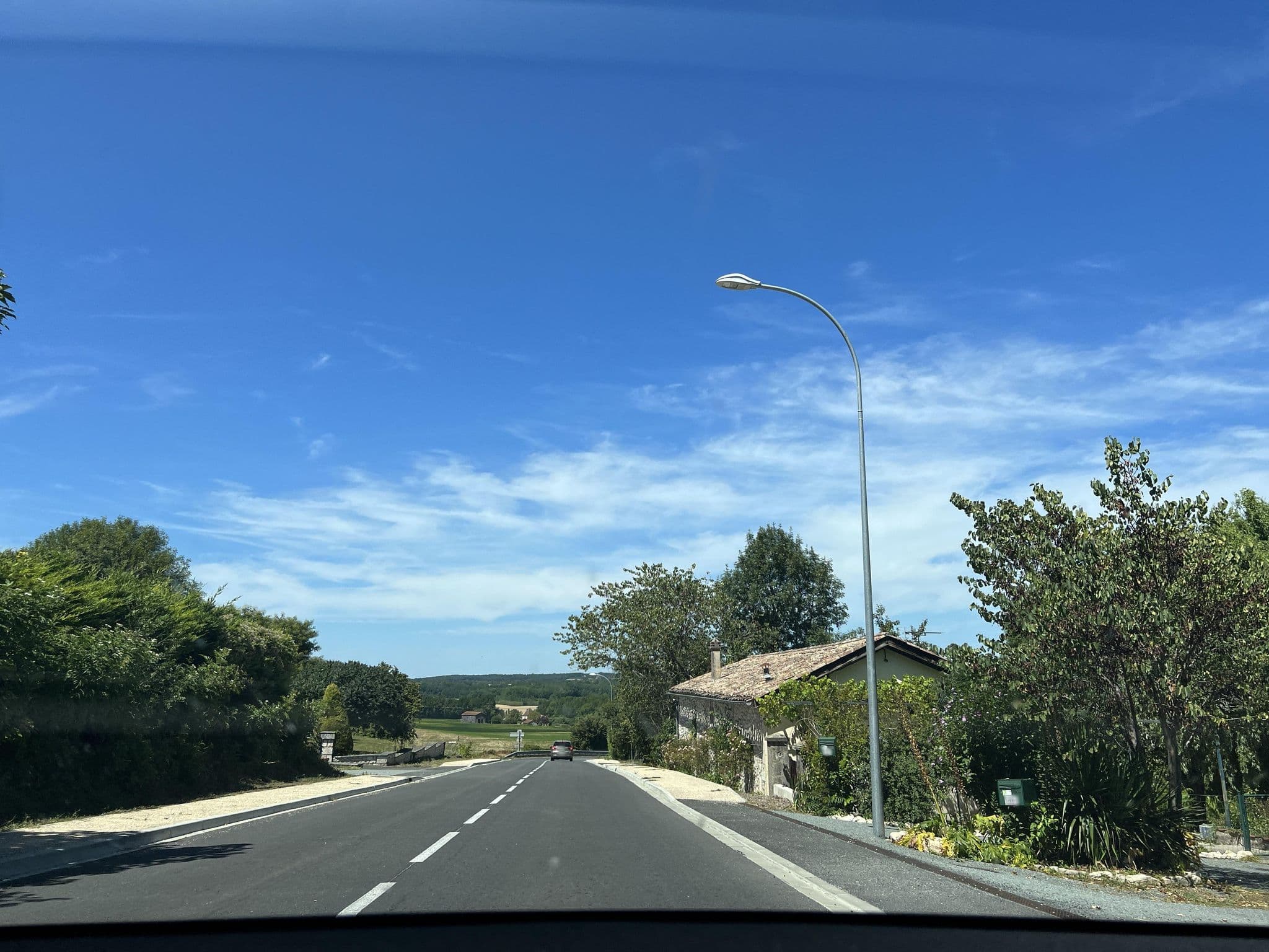 Street view near Domaine de Roquefère, Monflanquin — © ottor (CC BY-SA · Mapillary)