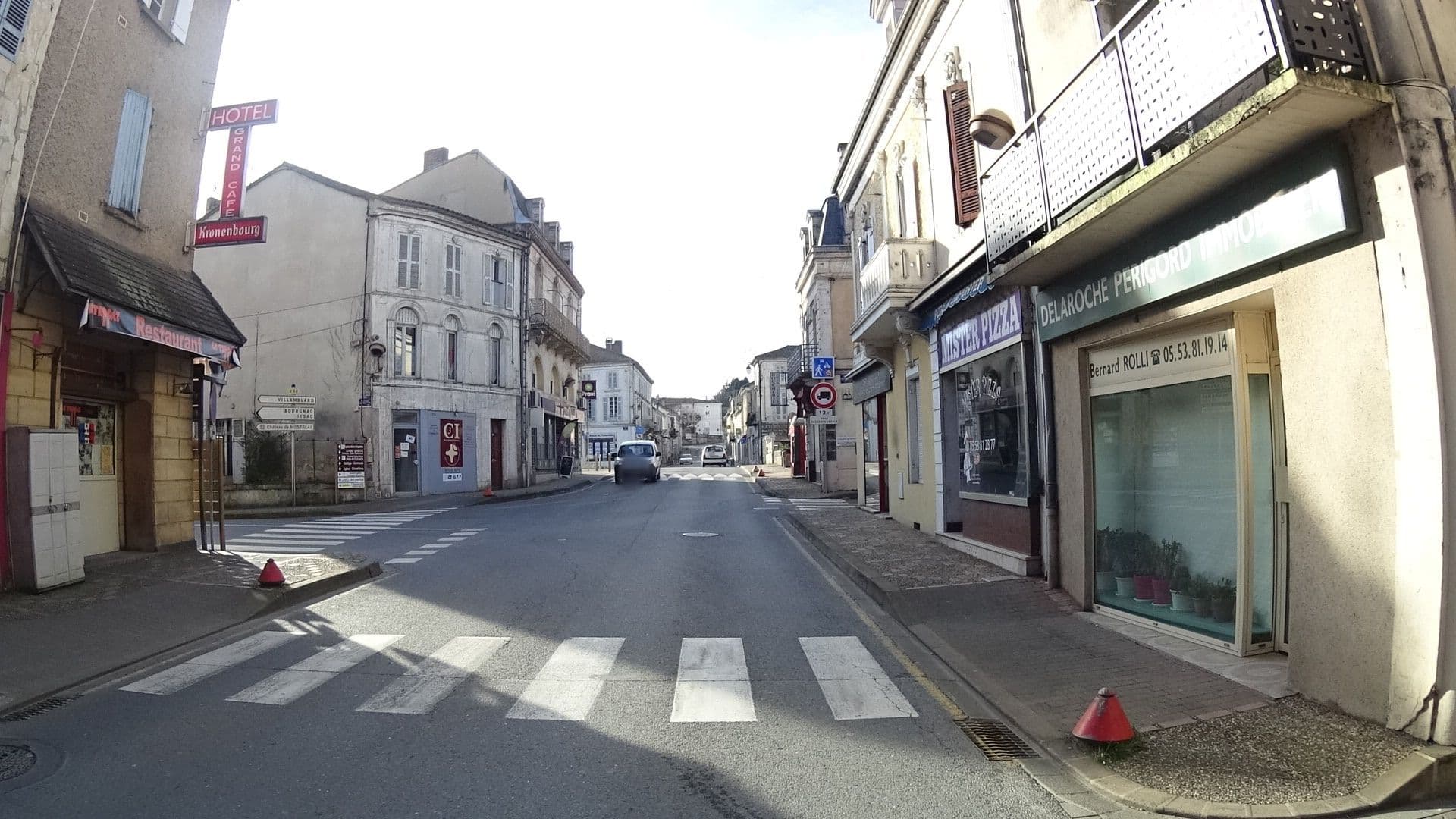 Street view near Hôtel du Grand Café, Mussidan — © vincentrando24 (CC BY-SA · Mapillary)