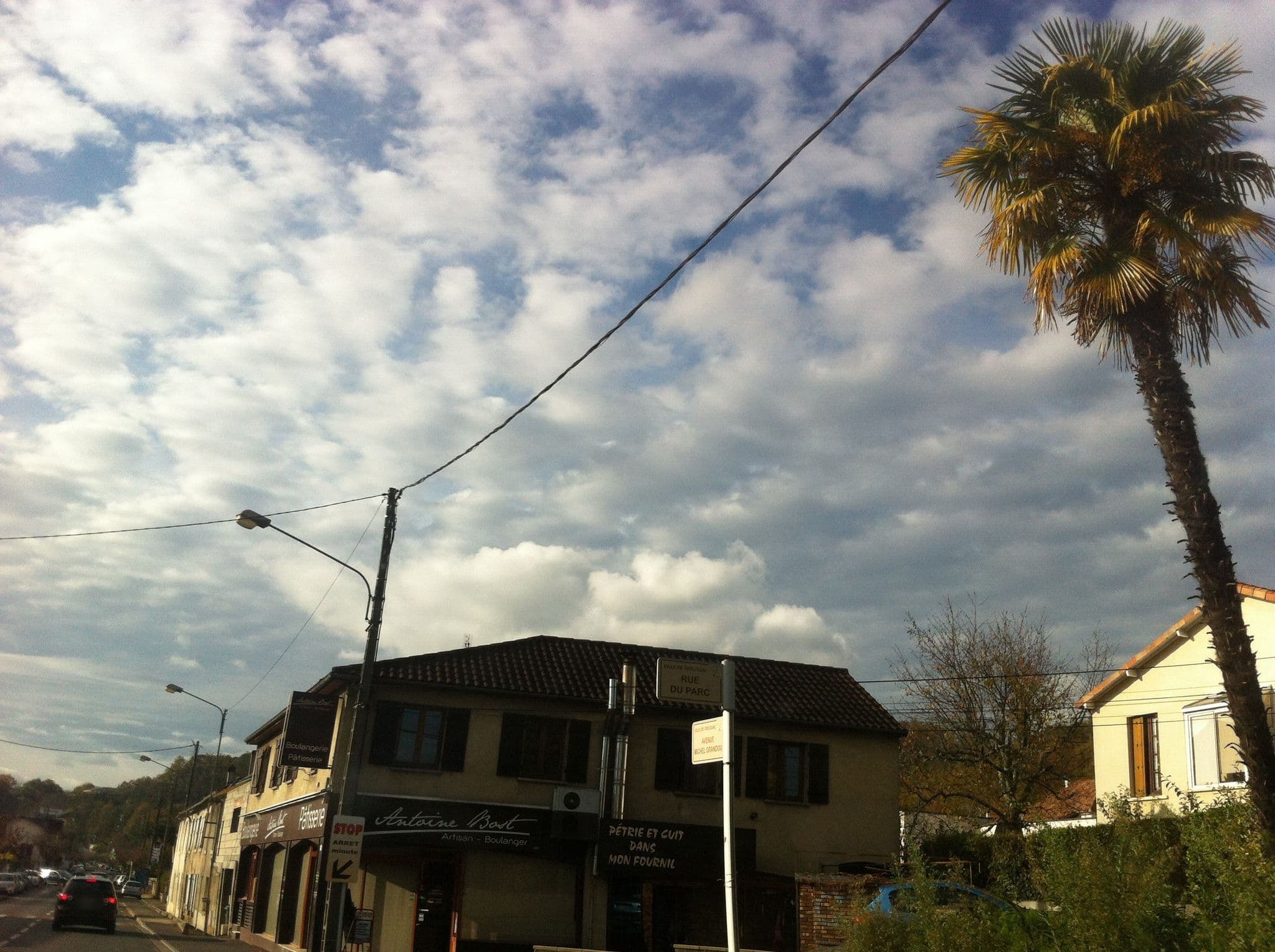 Street view near Hôtel Restaurant l'Ecluse, Trélissac — © vincentrando24 (CC BY-SA · Mapillary)