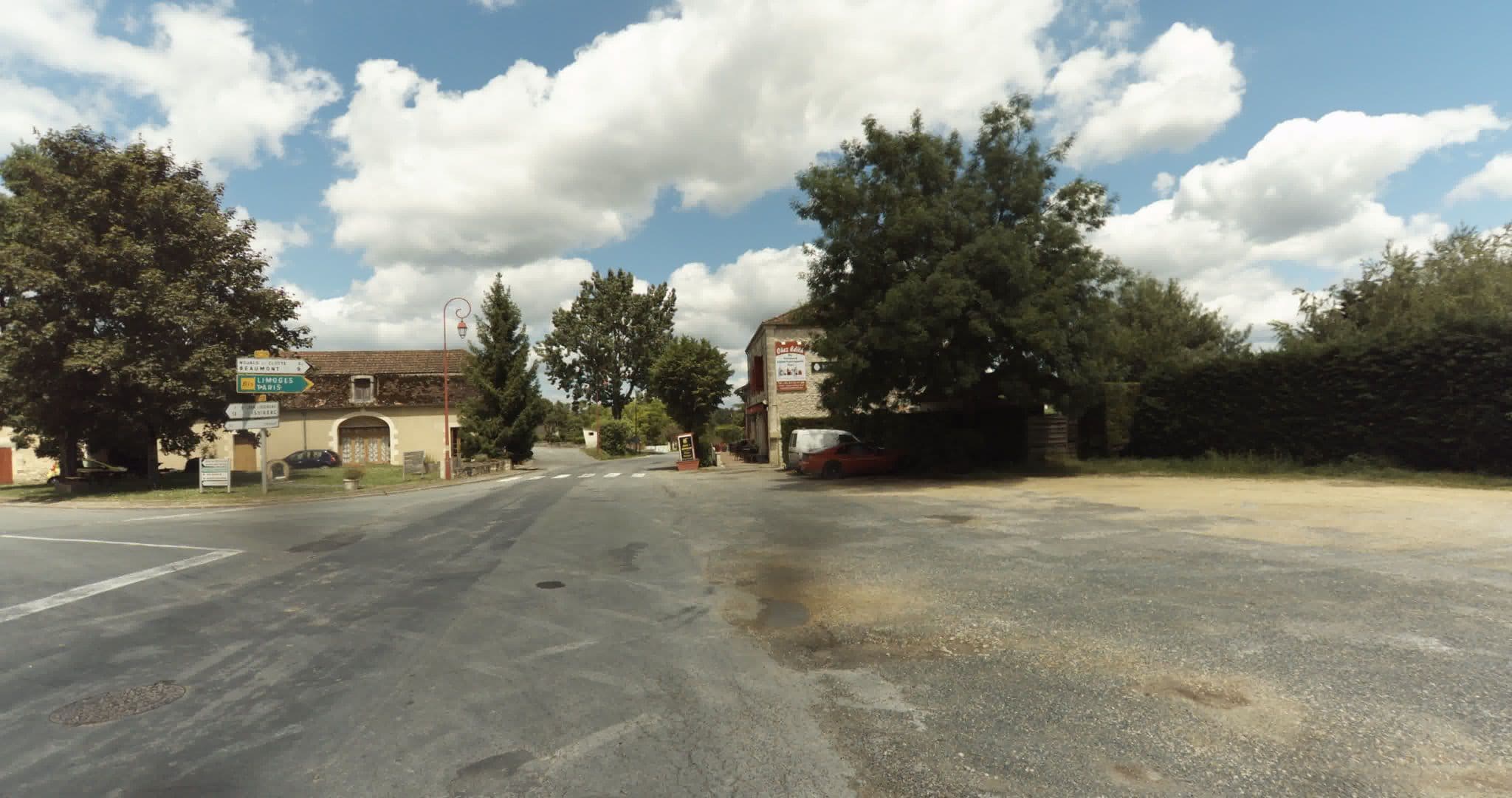 Street view near Chambres d'hôtes la Gentilhommière, Villeréal — © sogefi (CC BY-SA · Mapillary)