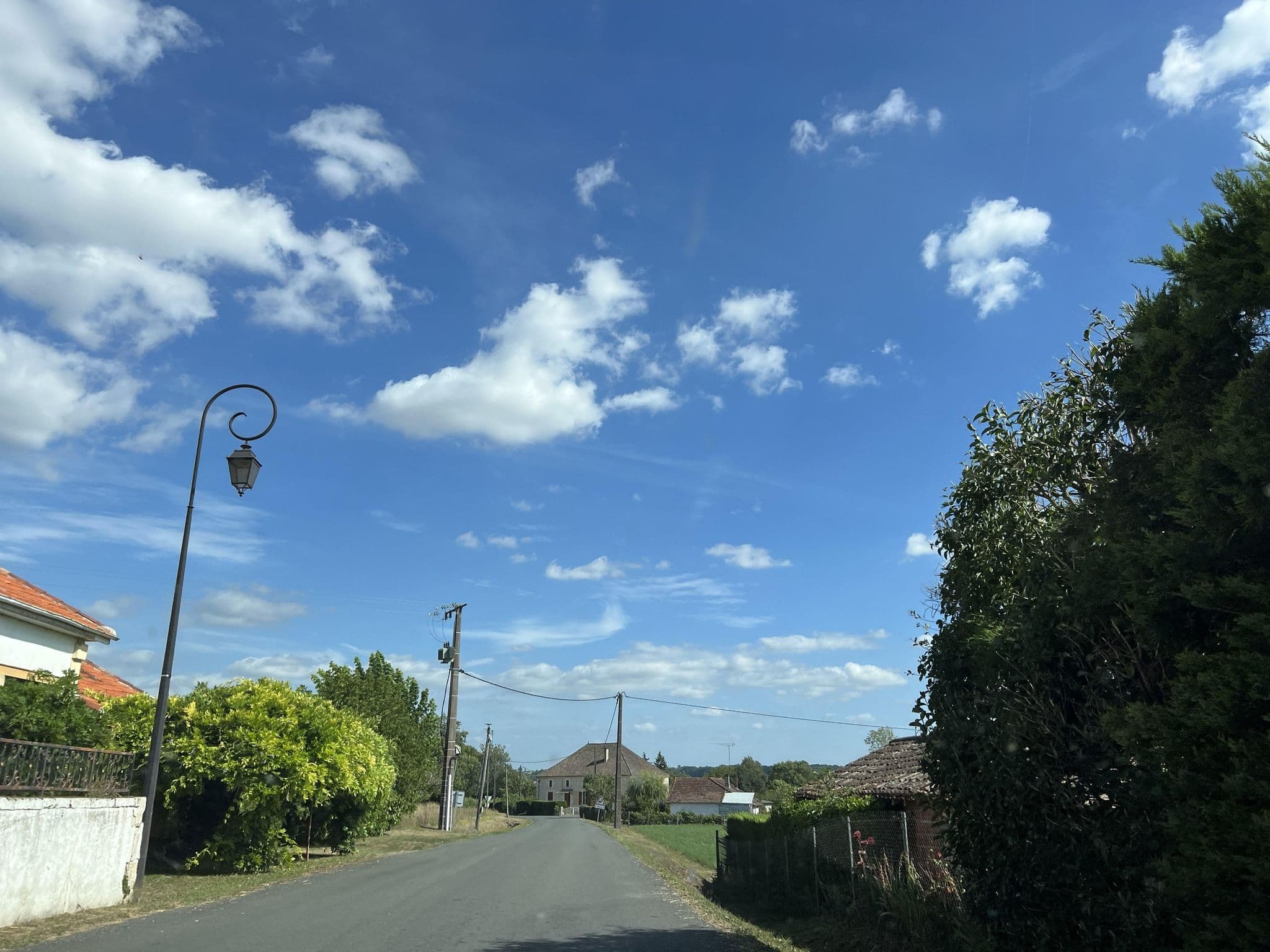 Street view near Le Chat d'O, Castillonnès — © ottor (CC BY-SA · Mapillary)