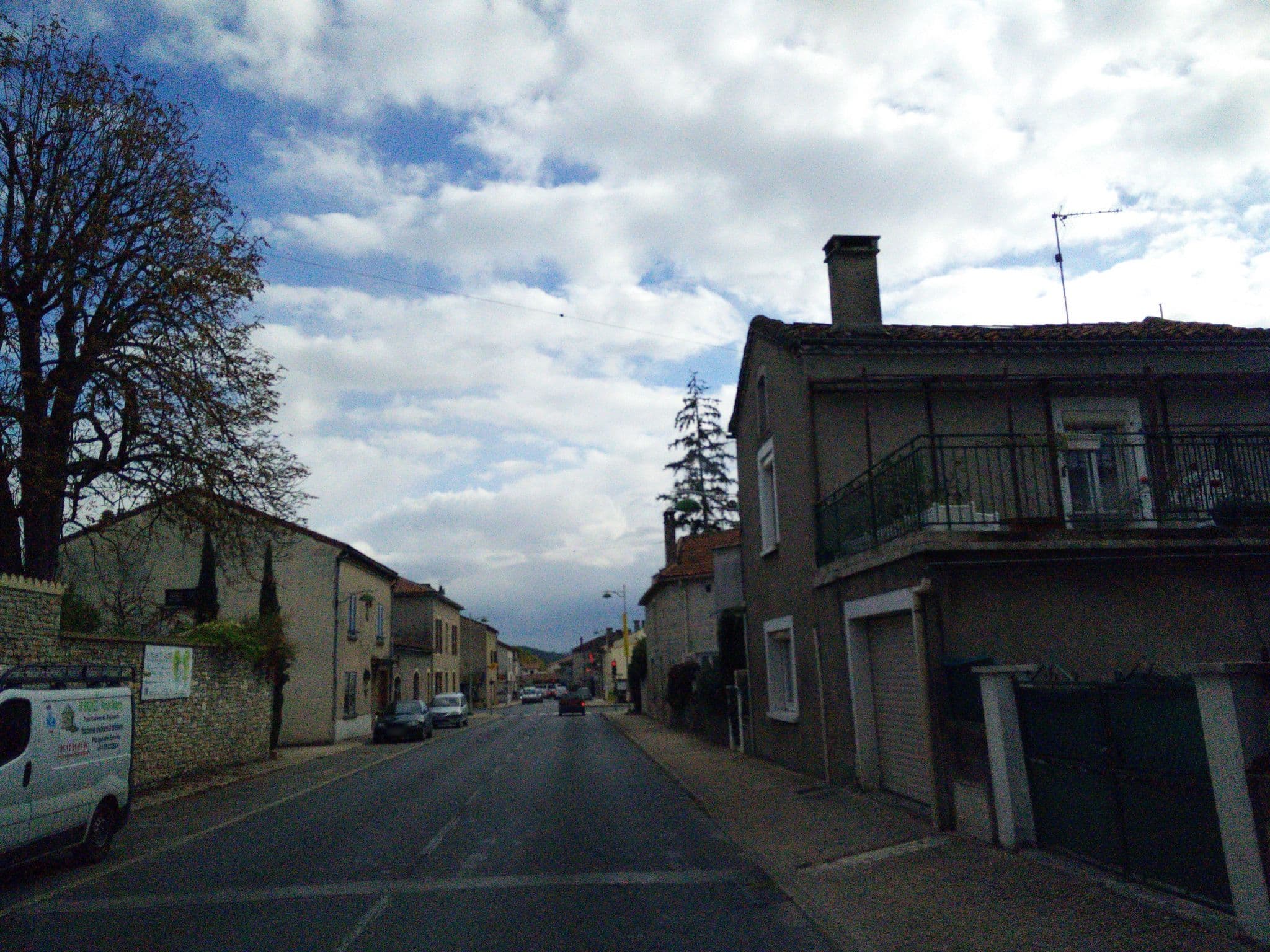 Street view near Le relais des anges, Pradines — © volucris (CC BY-SA · Mapillary)